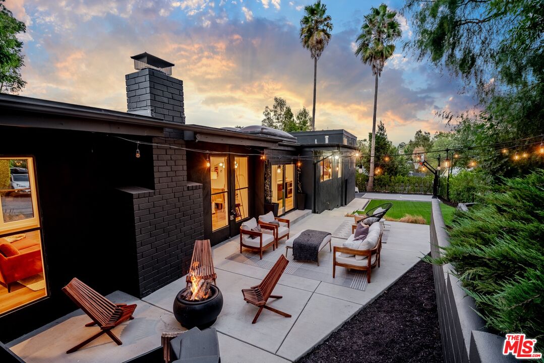 4907 San Feliciano Dr