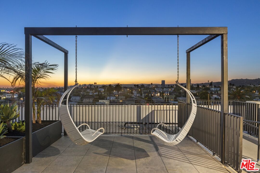 4506 Dockweiler St Unit: 305