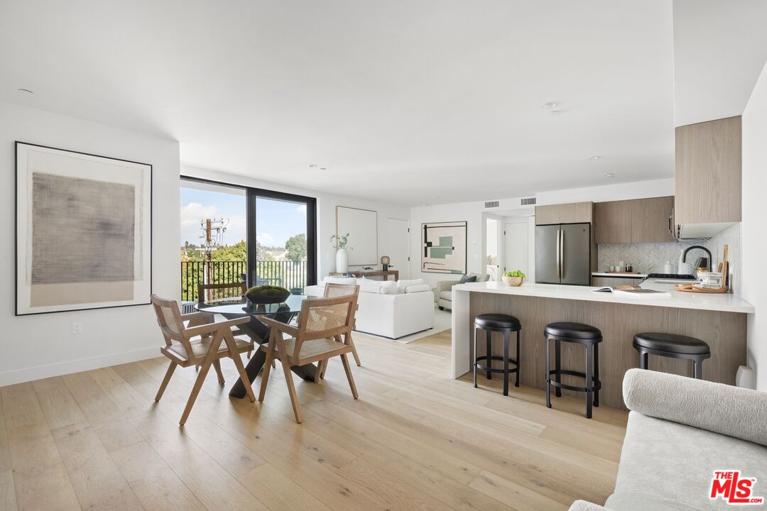 4506 Dockweiler St Unit: 305
