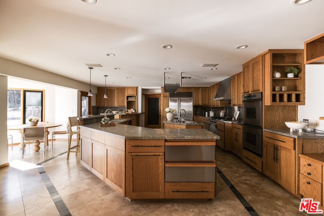 6353 Busch Dr
