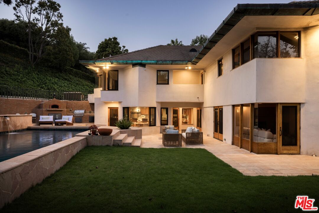 6353 Busch Dr