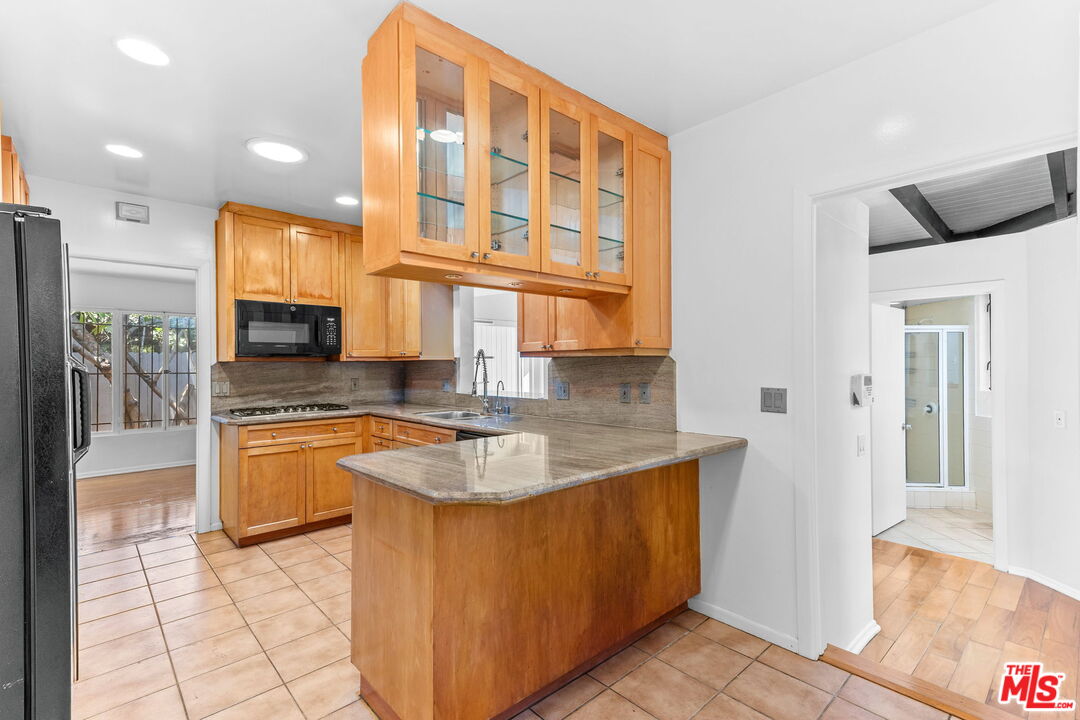 2148 Veteran Ave