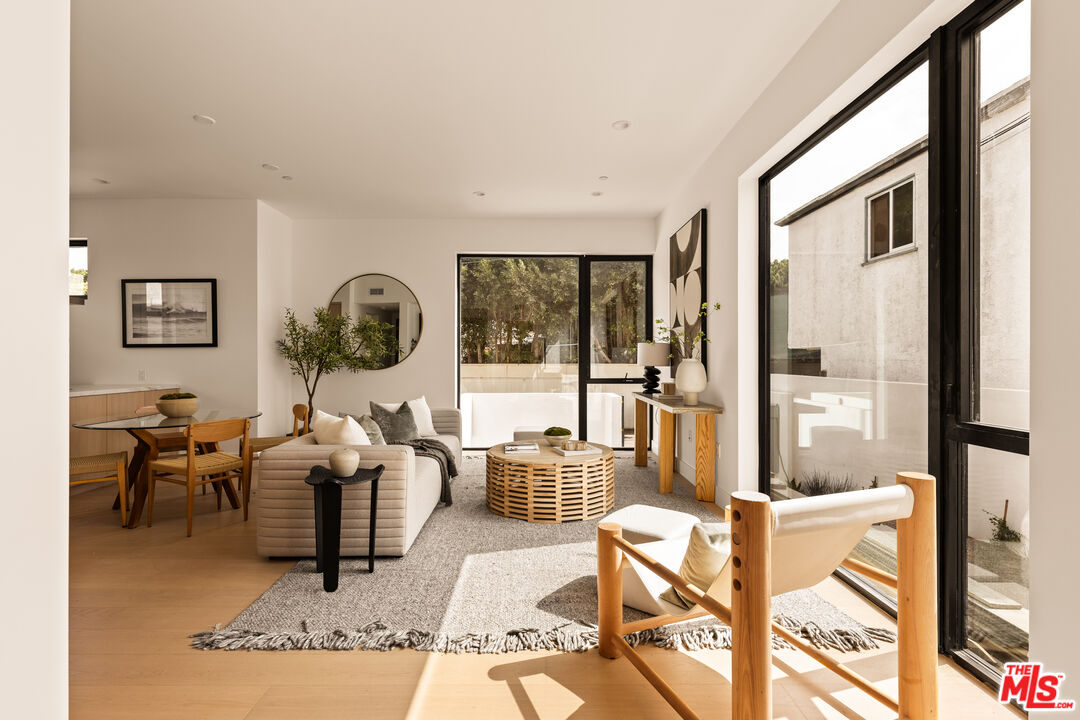 2425 20th St Unit: B