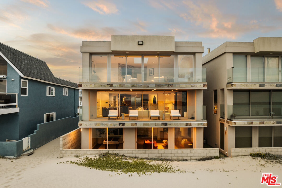 1825 Ocean Dr