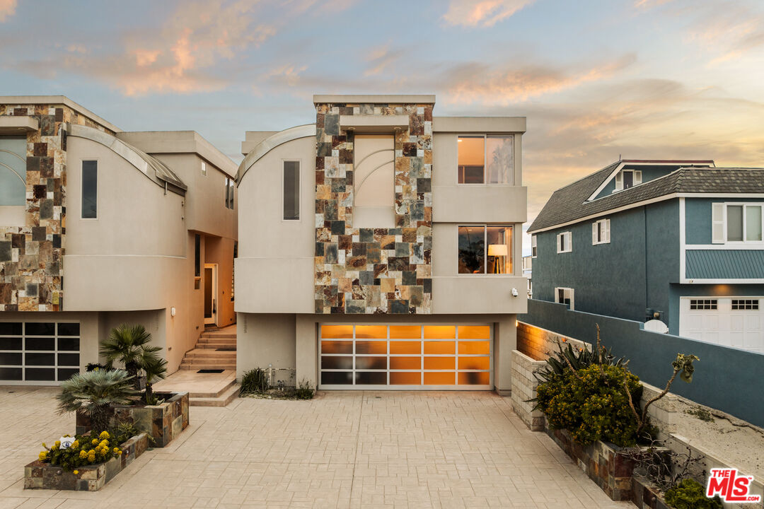 1825 Ocean Dr