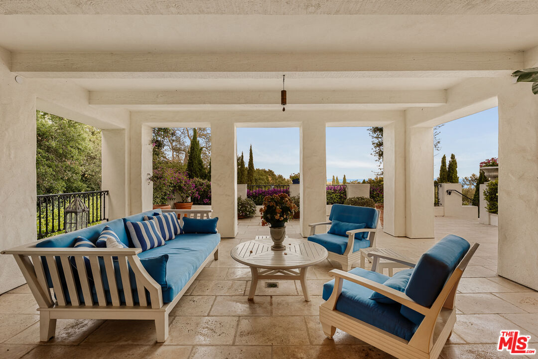 848 Picacho Ln
