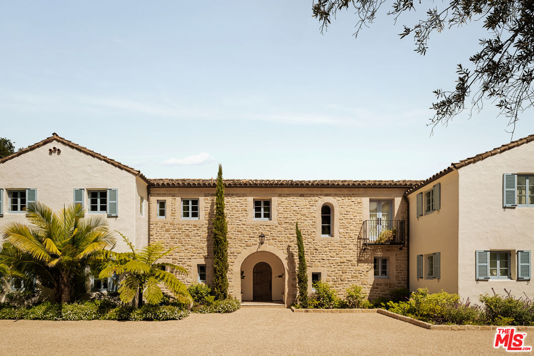 848 Picacho Ln