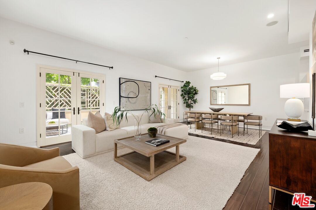 225 S Hamilton Dr Unit: 102