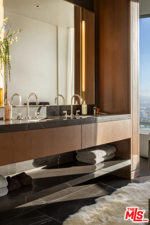 211 W Elm Ct Unit: 6A