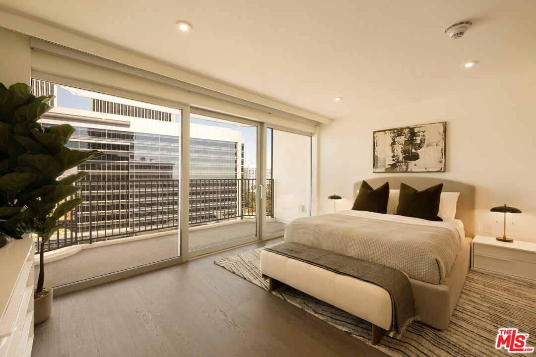 2025 Avenue Of The Stars Unit: 1218