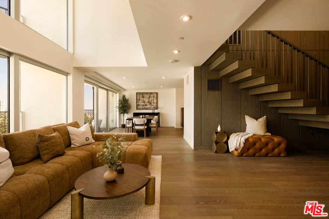 2025 Avenue Of The Stars Unit: 1218