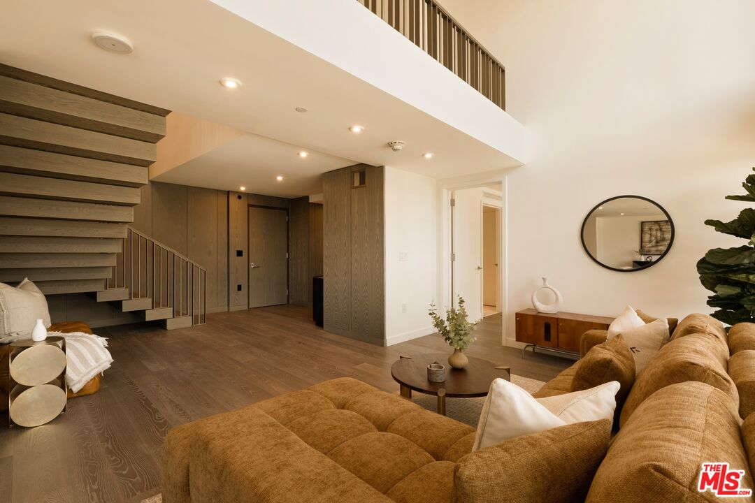 2025 Avenue Of The Stars Unit: 1218