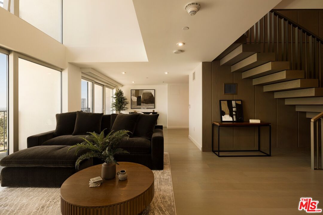 2025 Avenue Of The Stars Unit: 1412