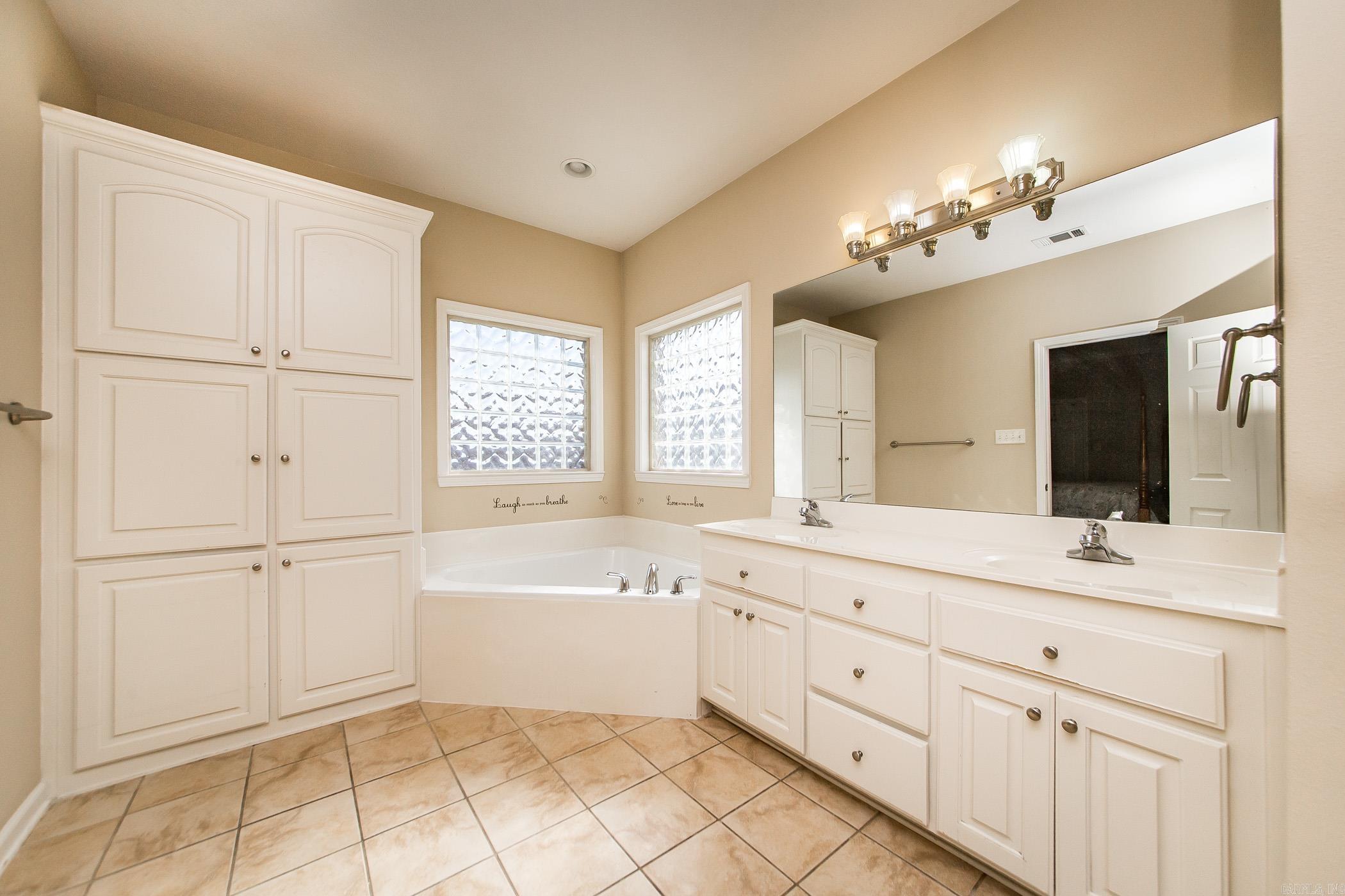 2426 Palisade Drive
