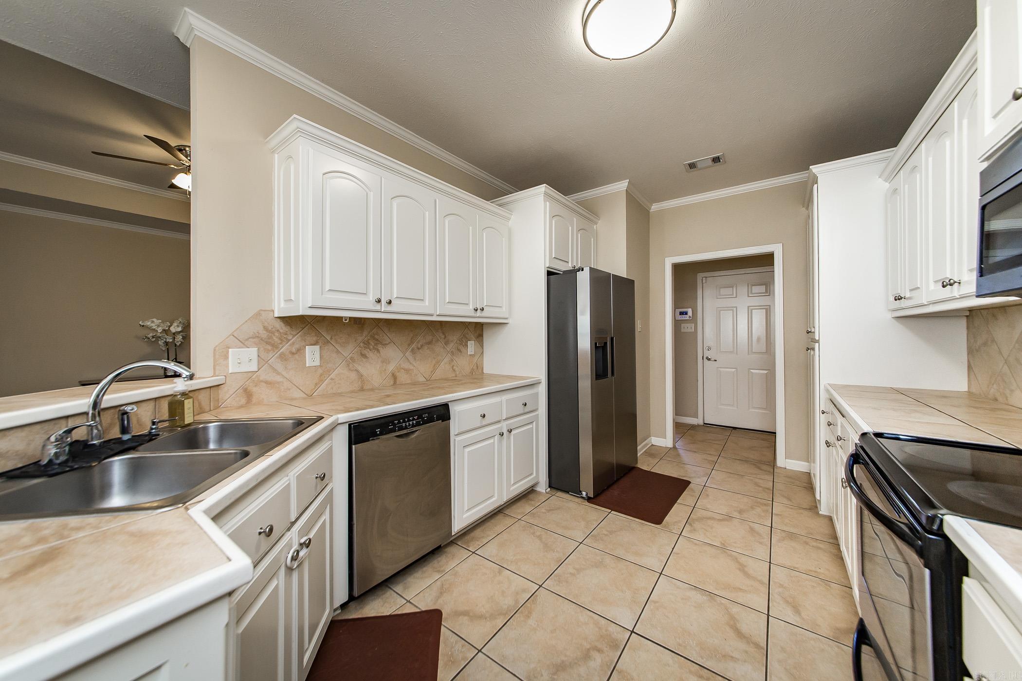 2426 Palisade Drive