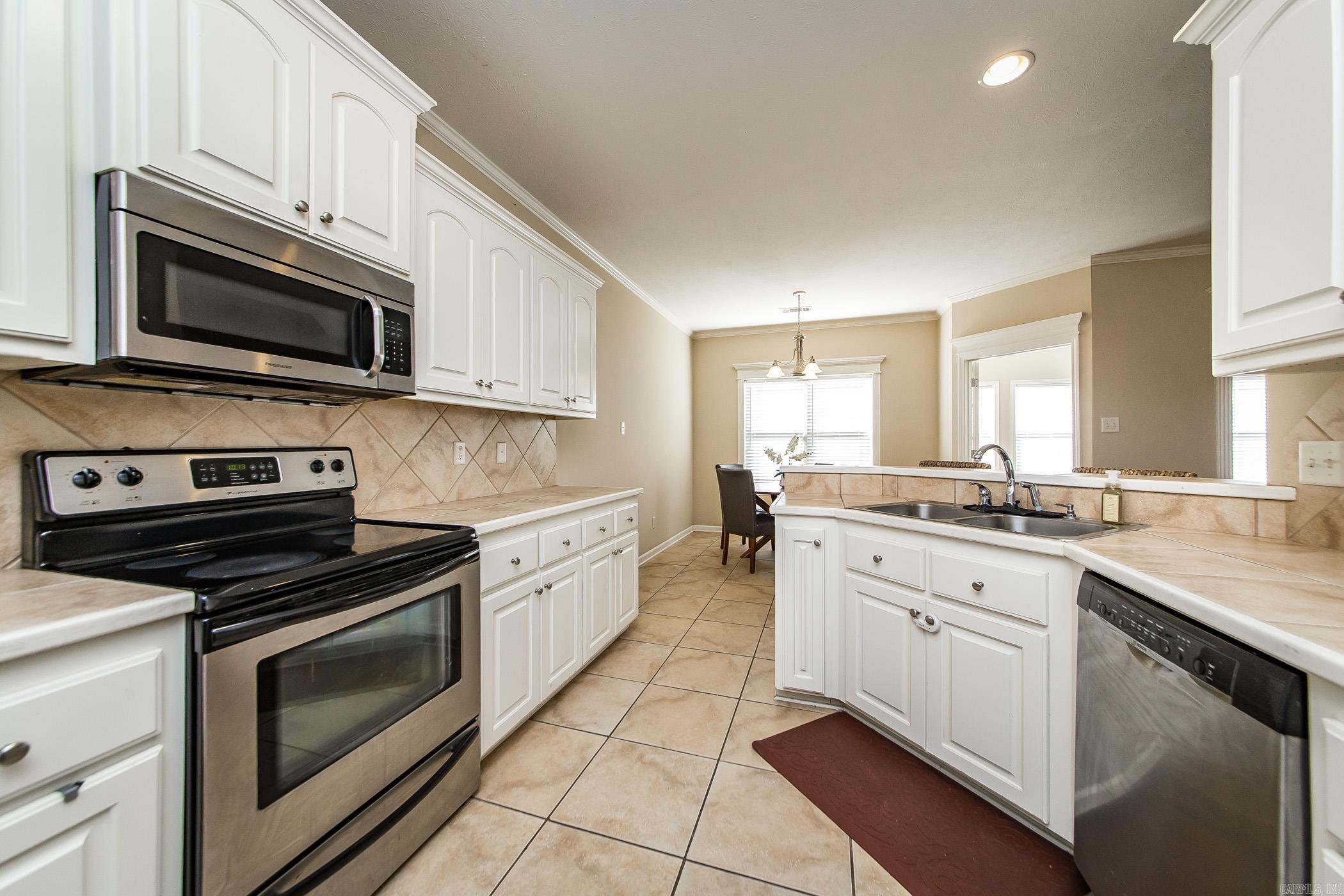 2426 Palisade Drive