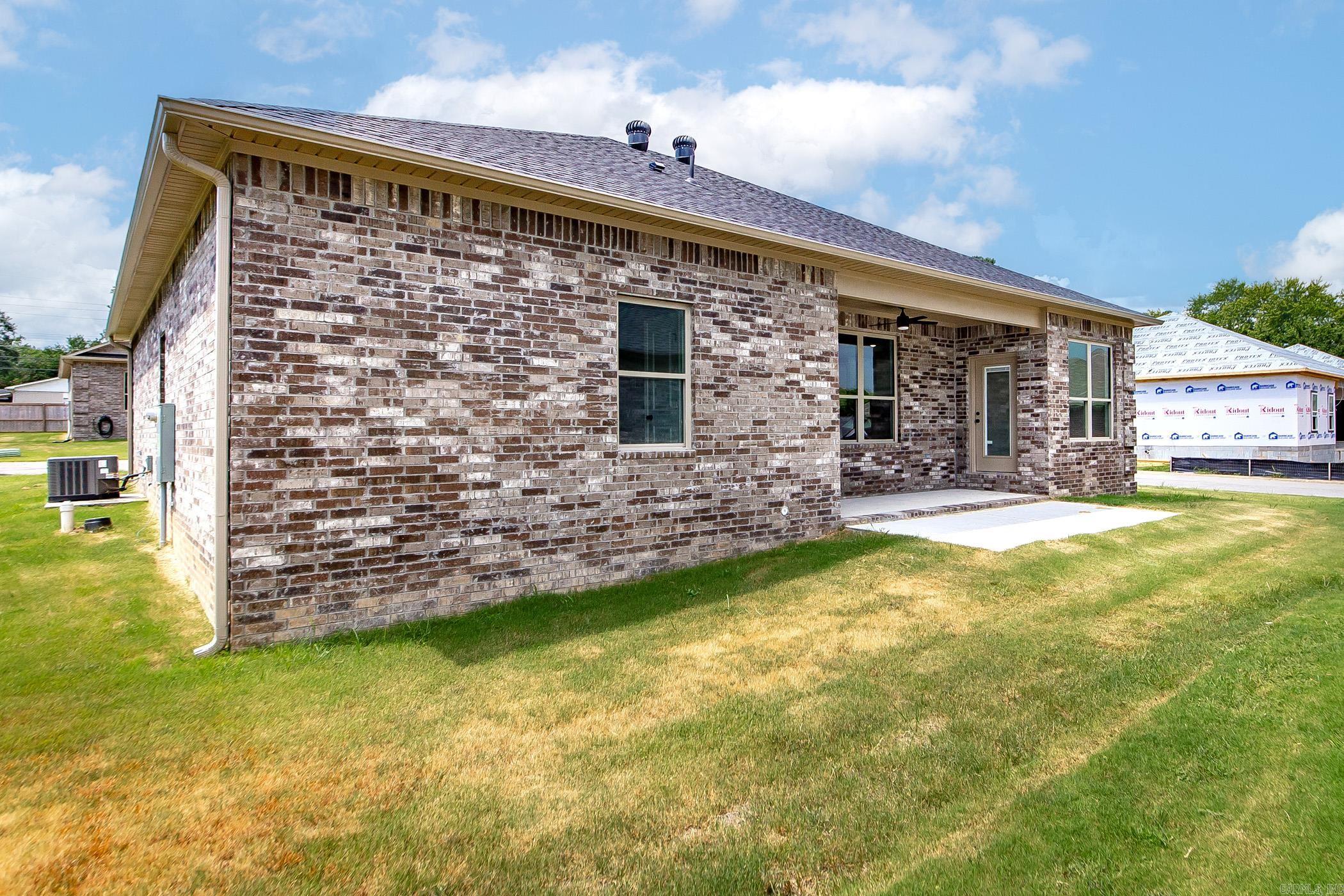 912 E Dell Vista Cove