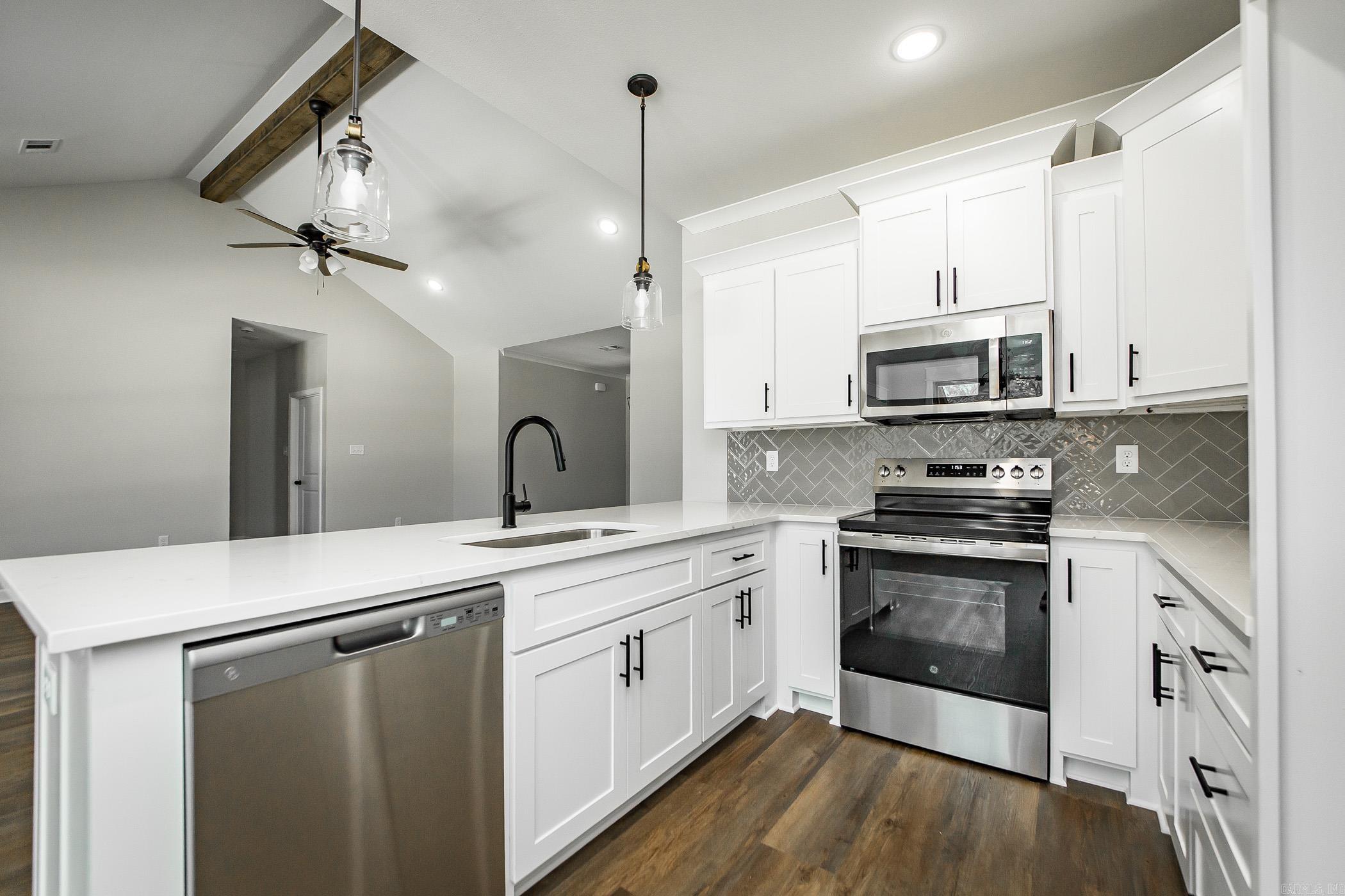 912 E Dell Vista Cove