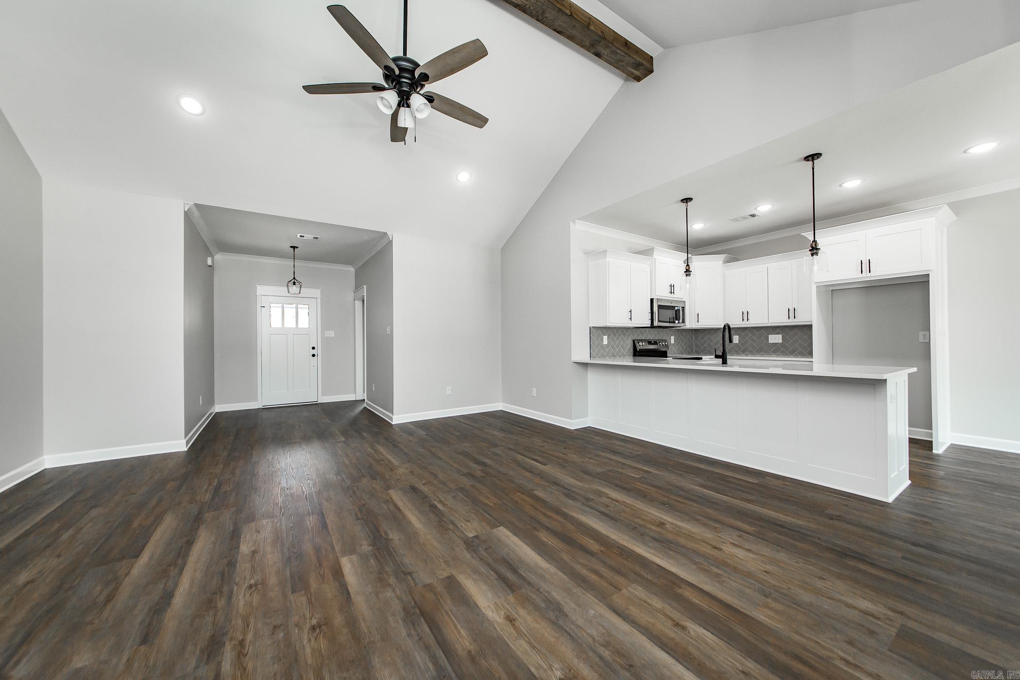 912 E Dell Vista Cove