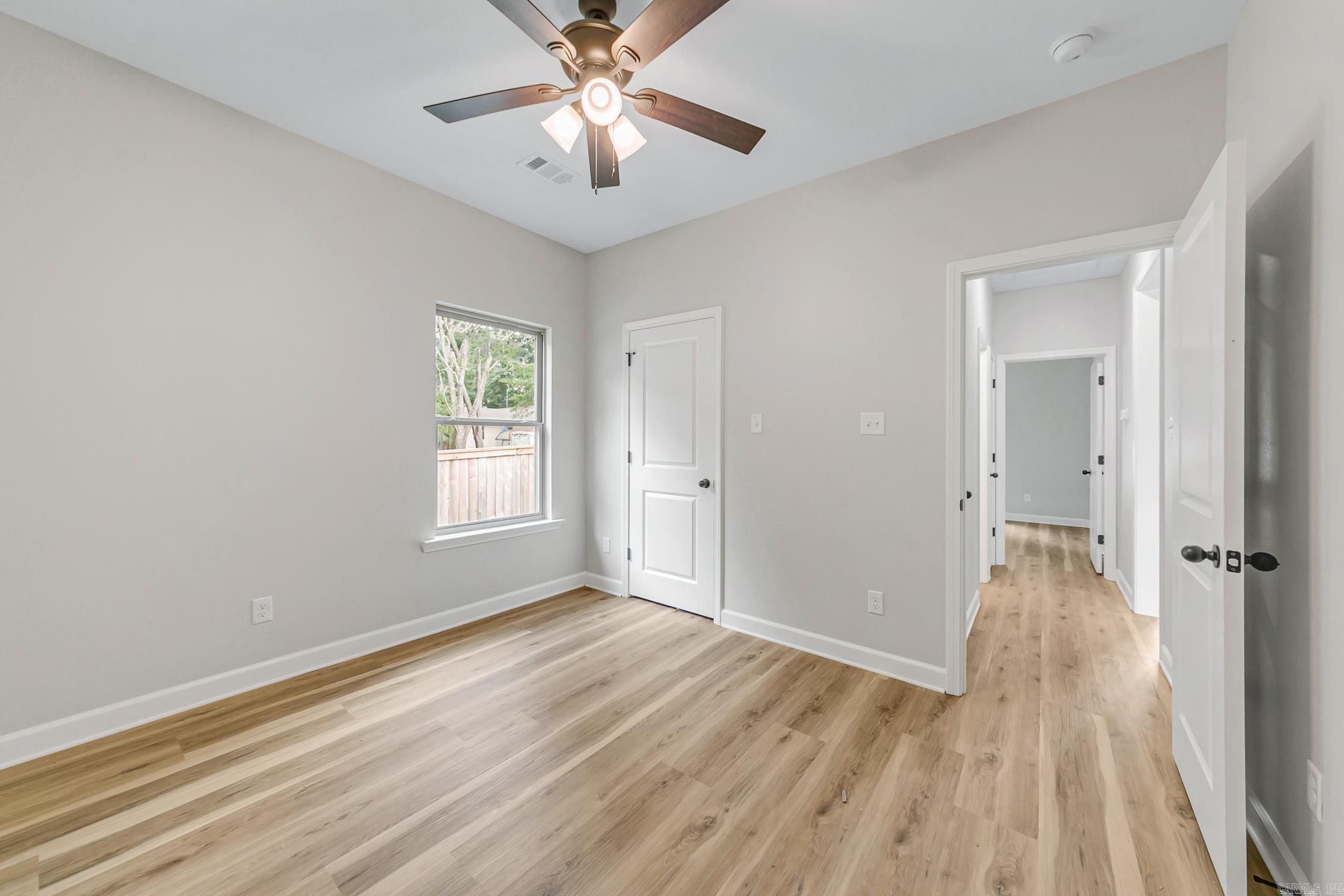 914 E East Dell Vista Cove