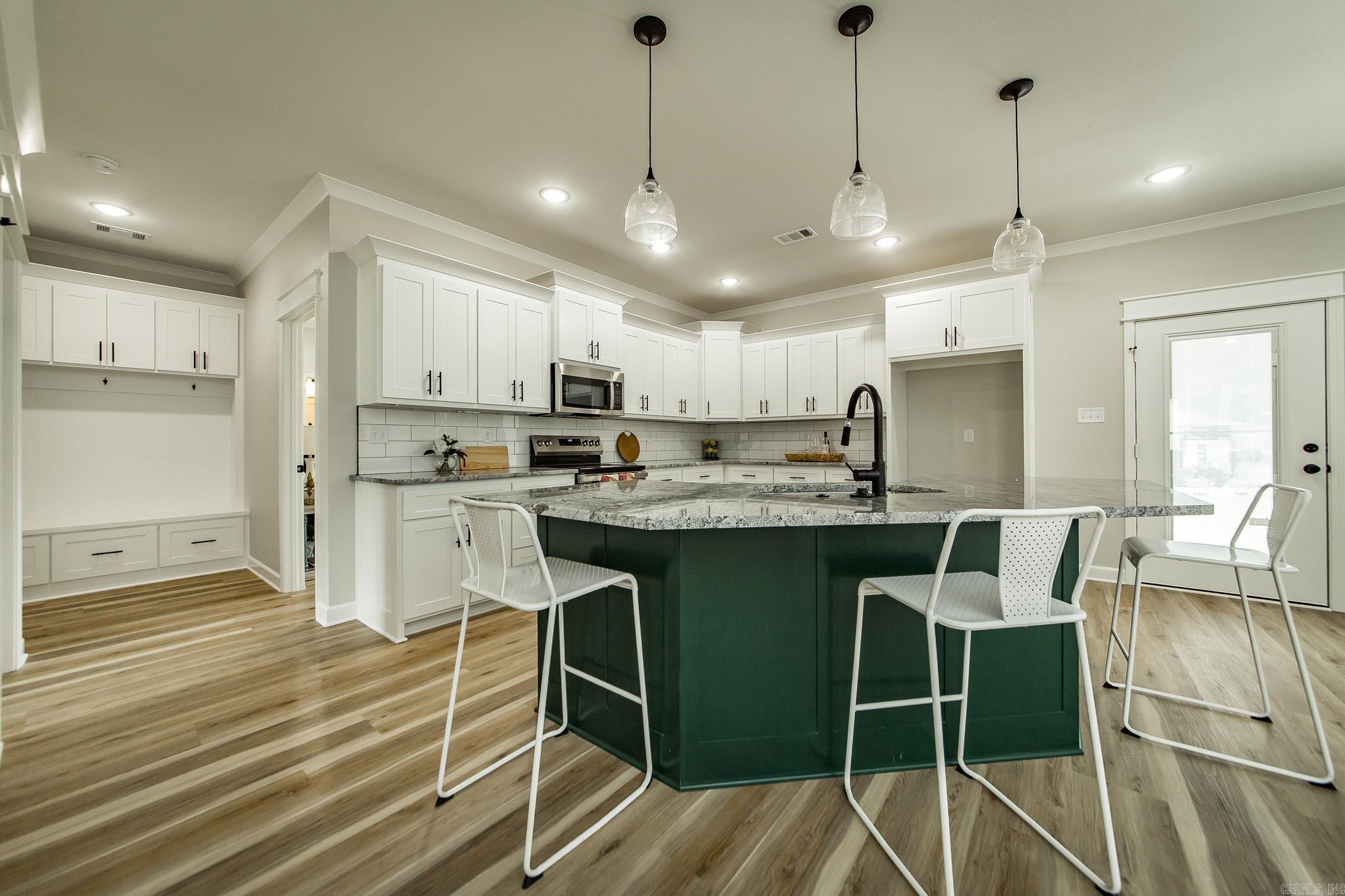 914 E East Dell Vista Cove