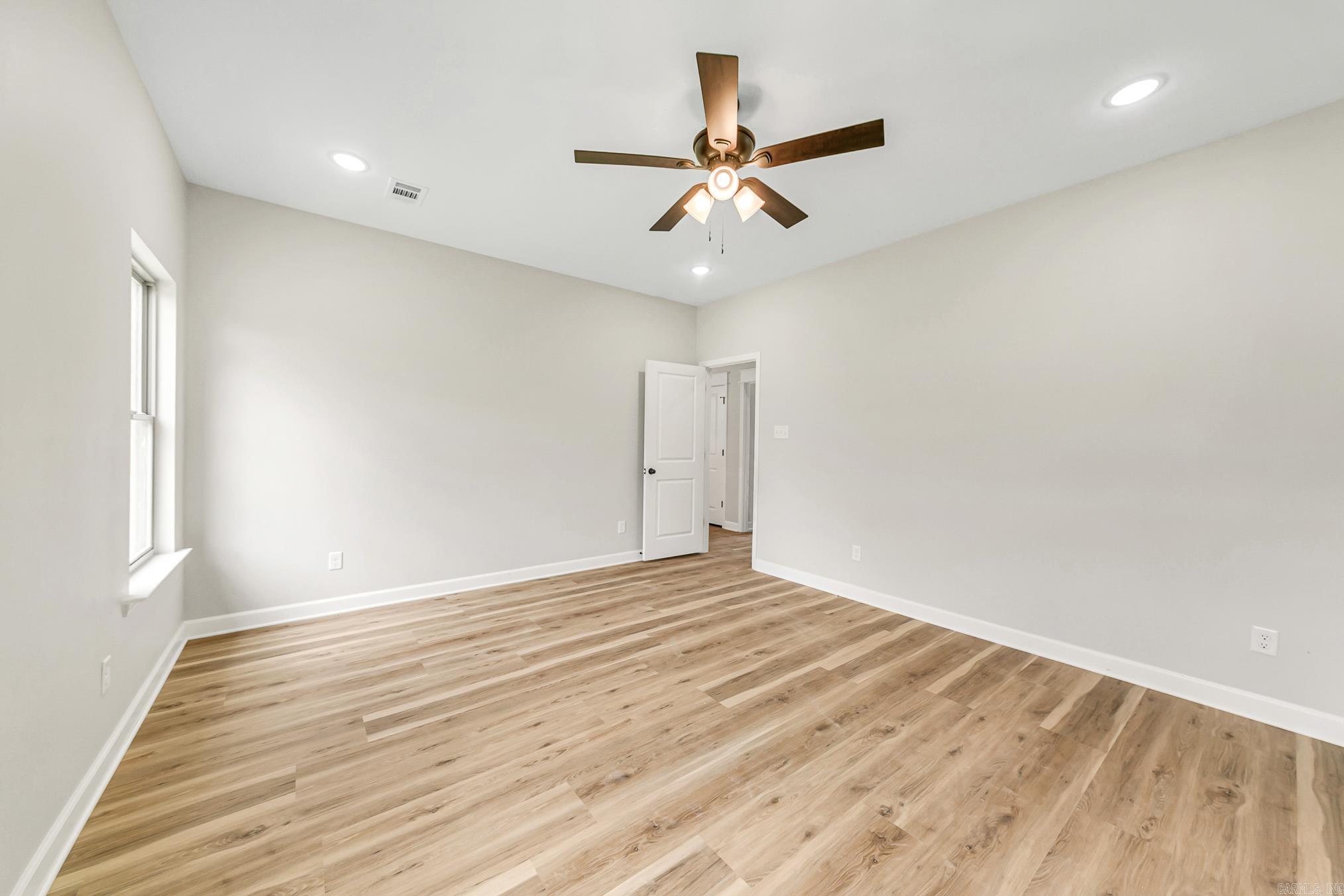 914 E East Dell Vista Cove