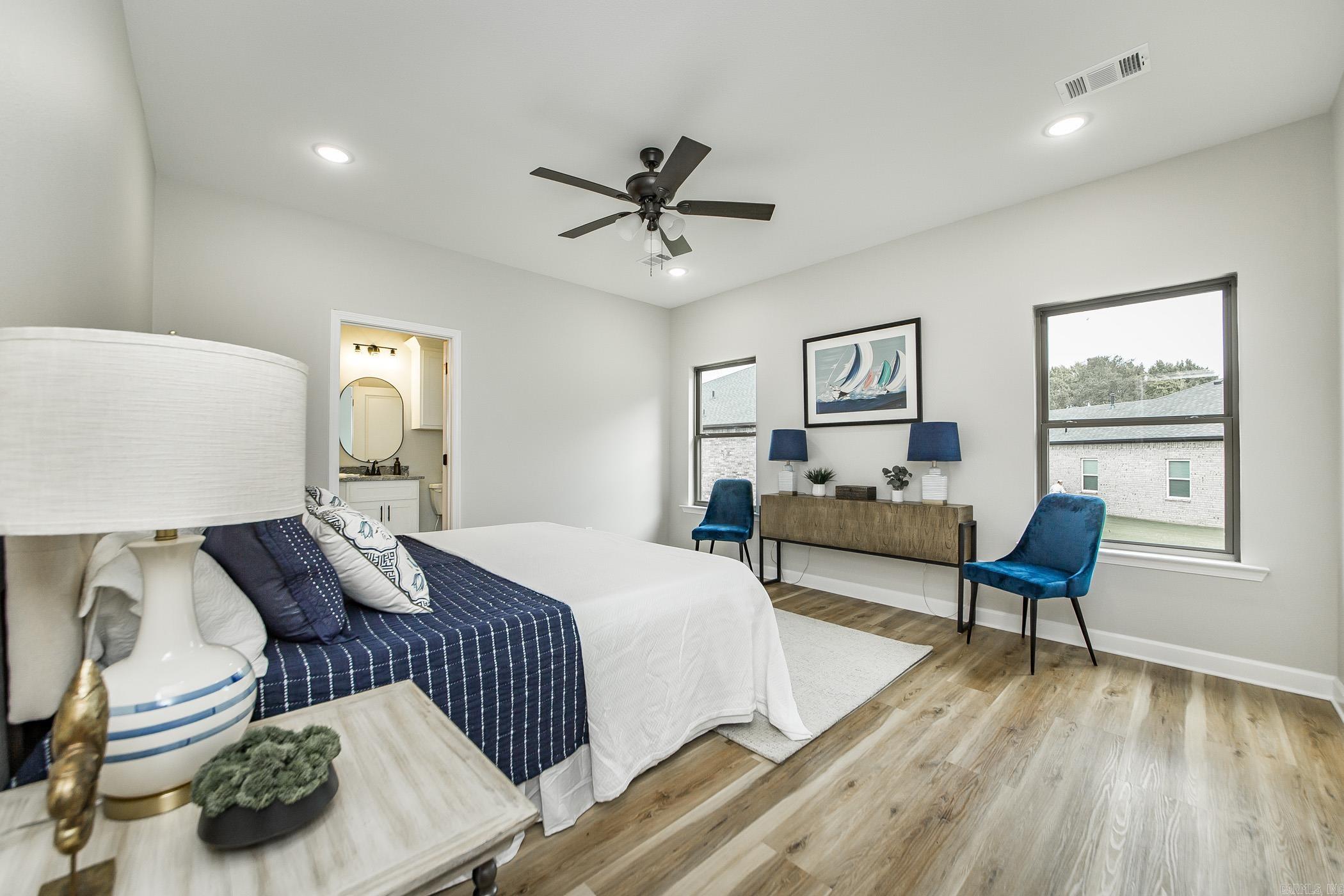 914 E East Dell Vista Cove