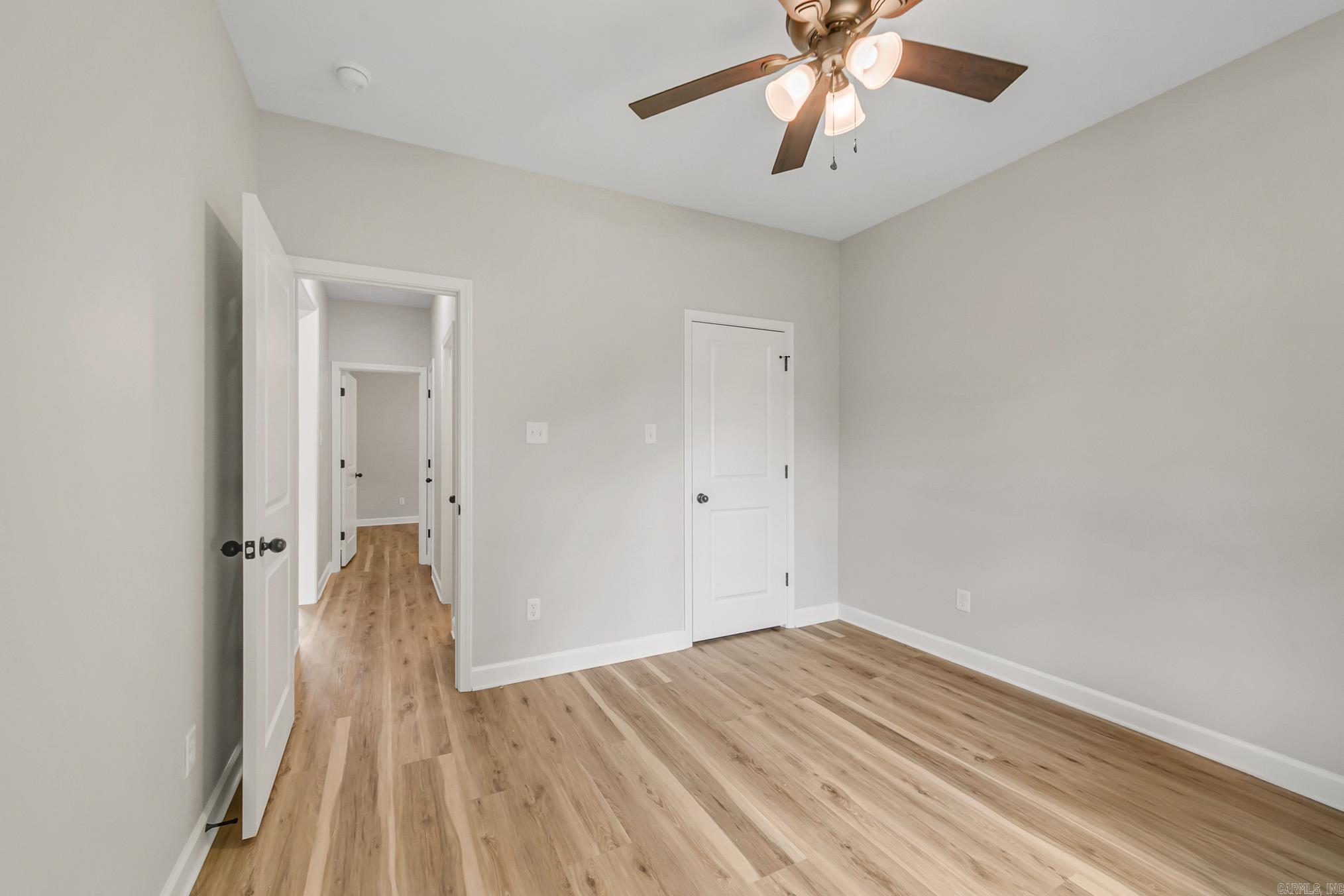 914 E East Dell Vista Cove