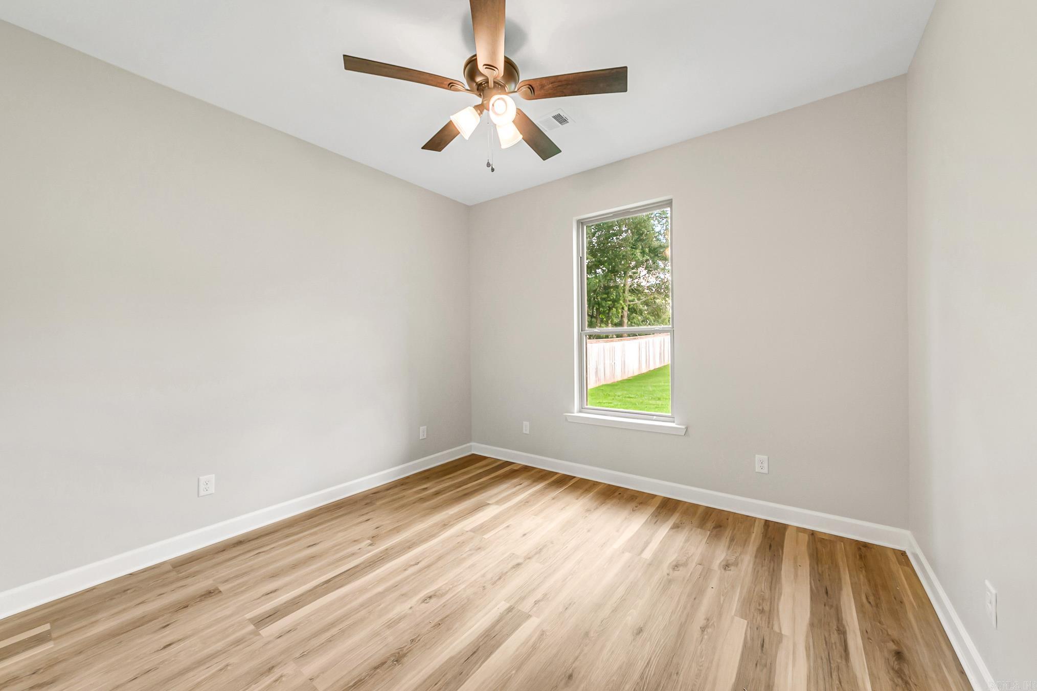 914 E East Dell Vista Cove