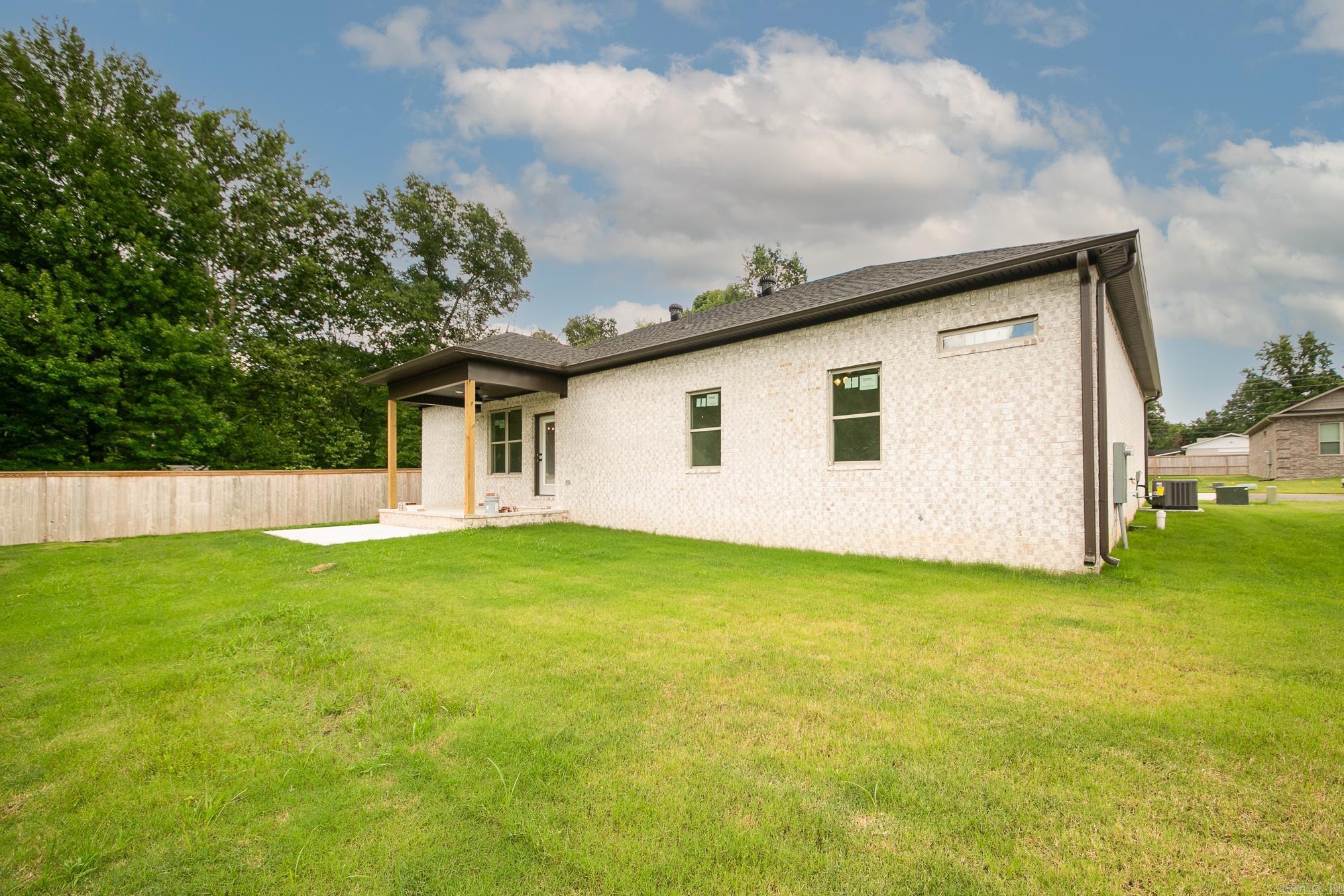 914 E East Dell Vista Cove
