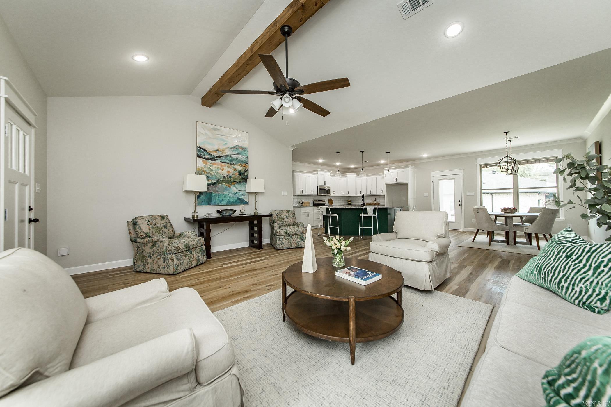 914 E East Dell Vista Cove