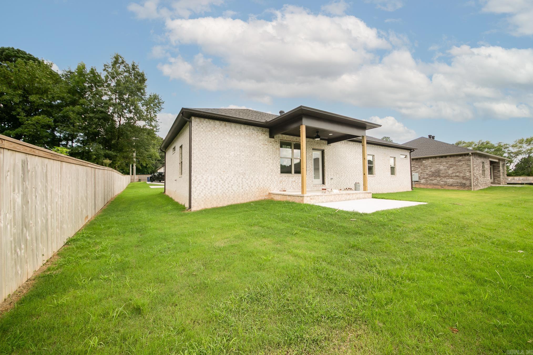 914 E East Dell Vista Cove