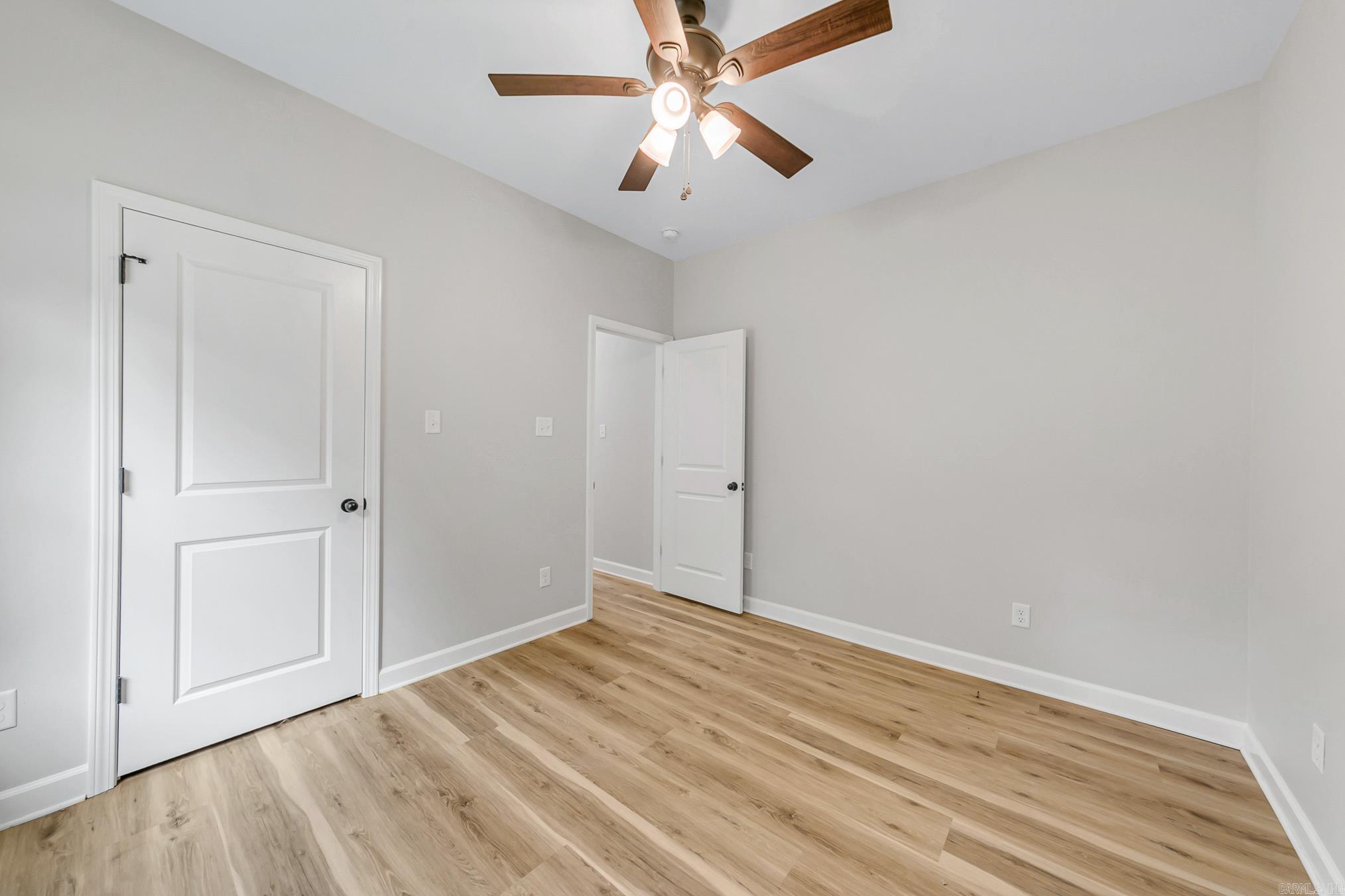 914 E East Dell Vista Cove