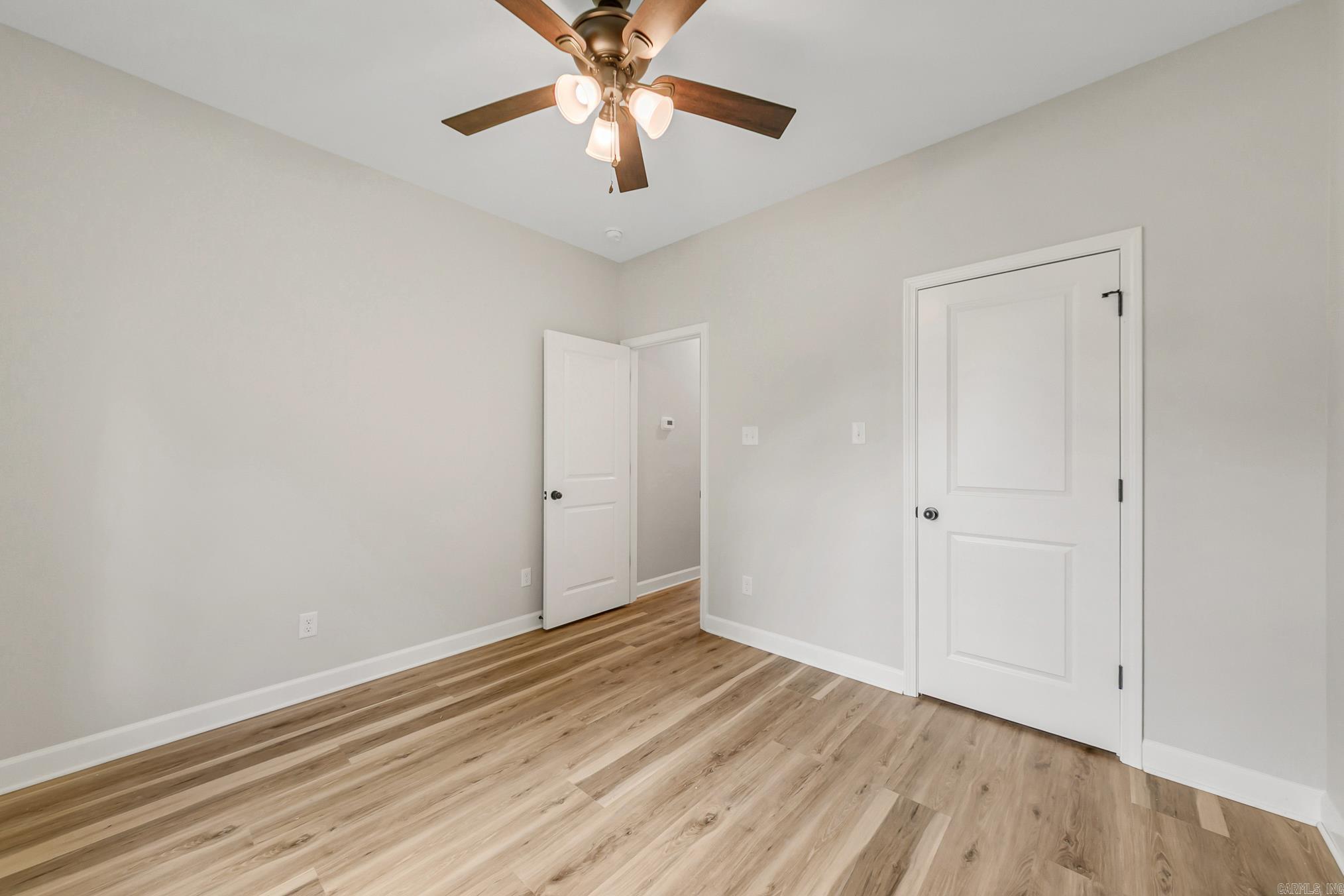 914 E East Dell Vista Cove