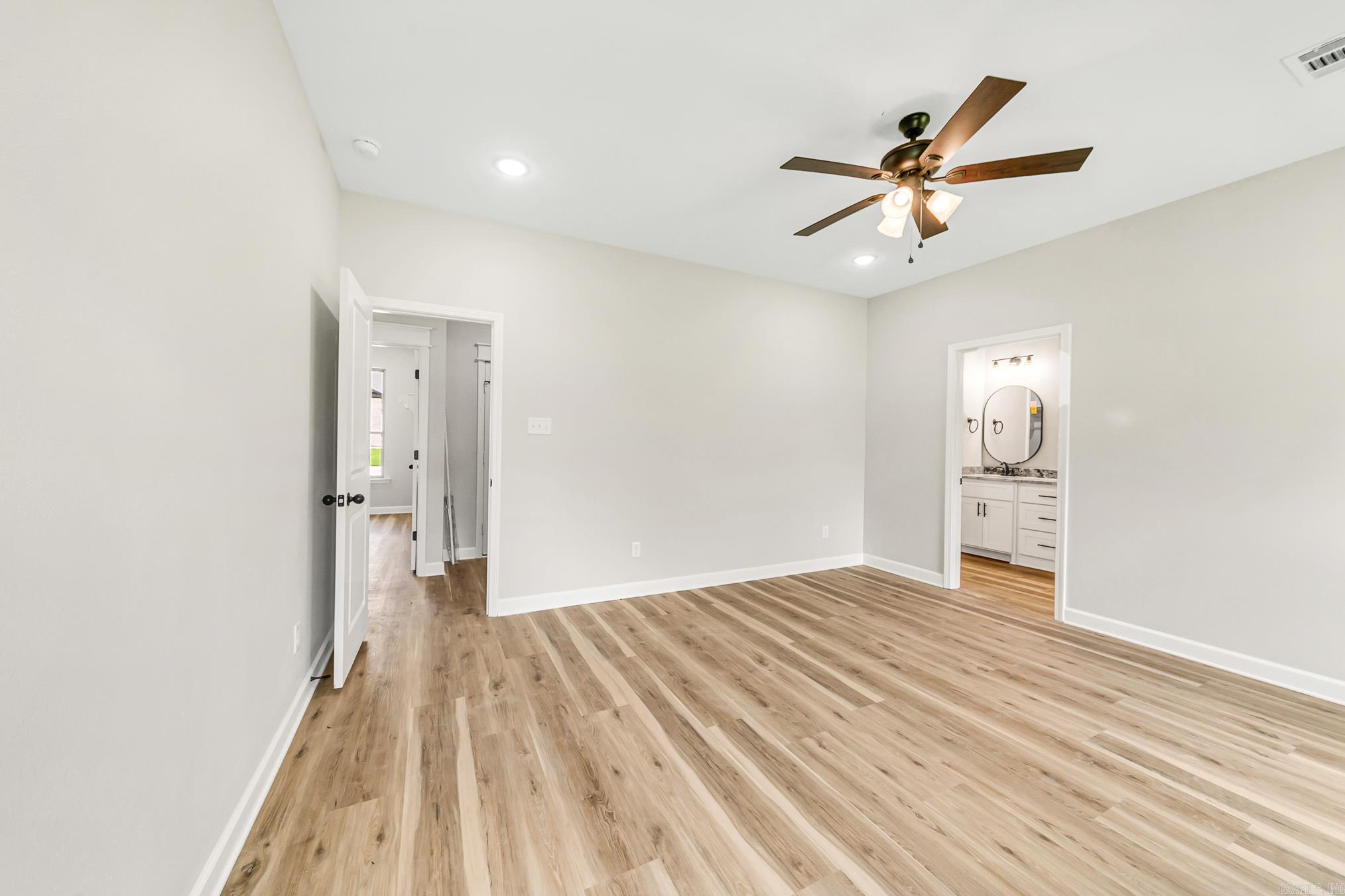 914 E East Dell Vista Cove