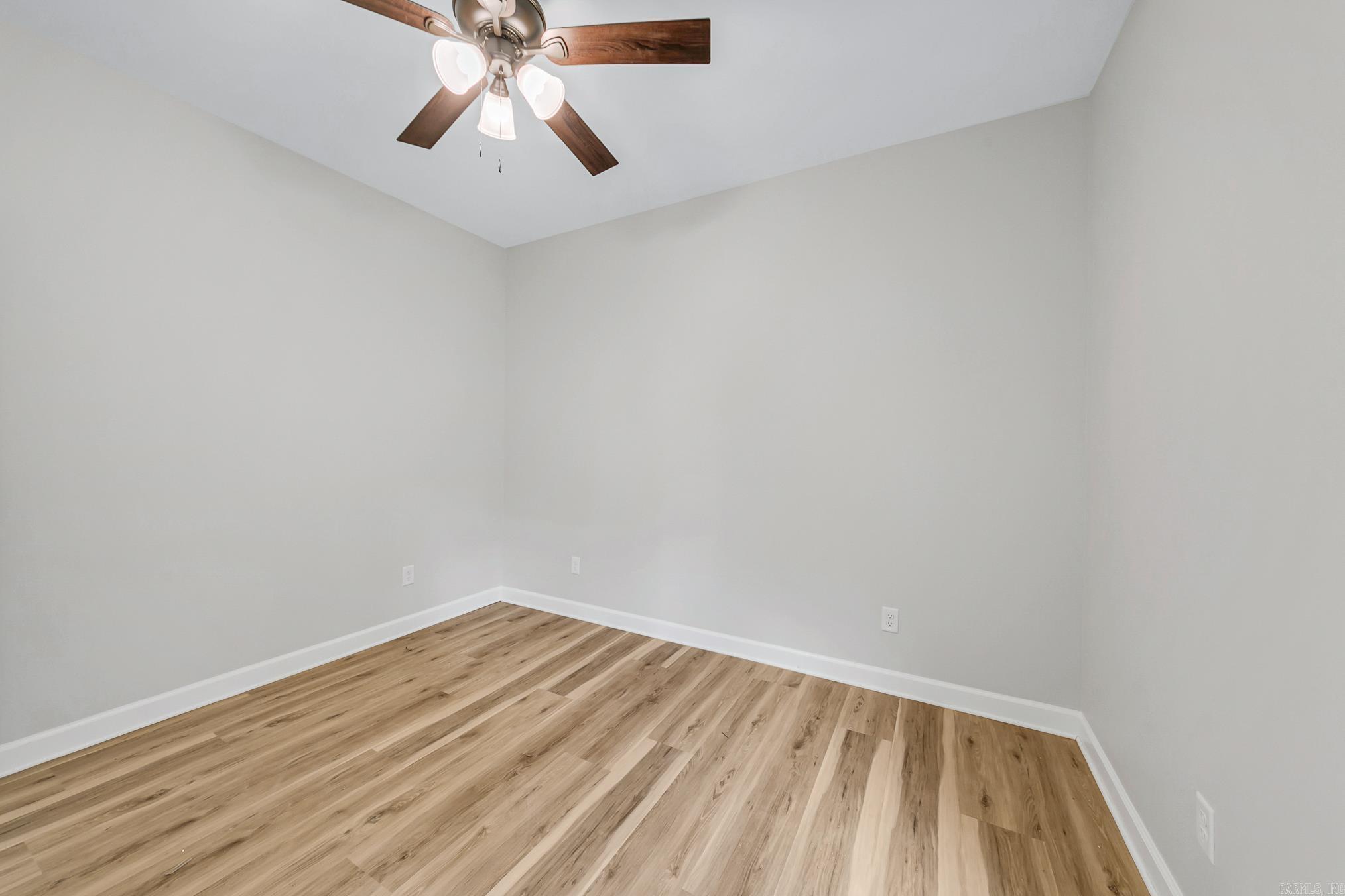 914 E East Dell Vista Cove