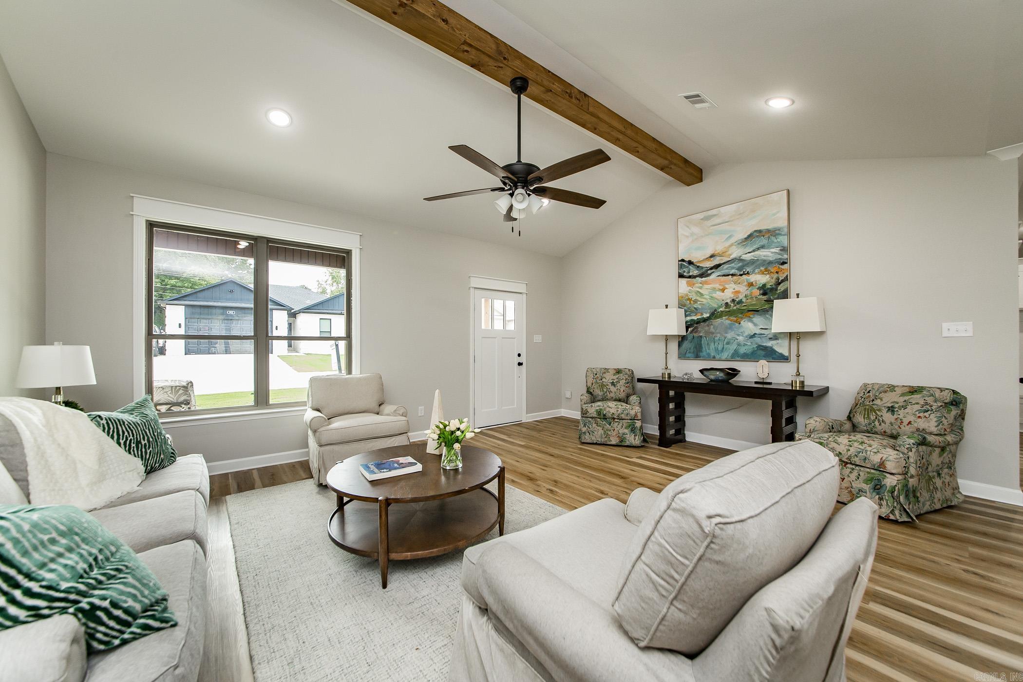 914 E East Dell Vista Cove