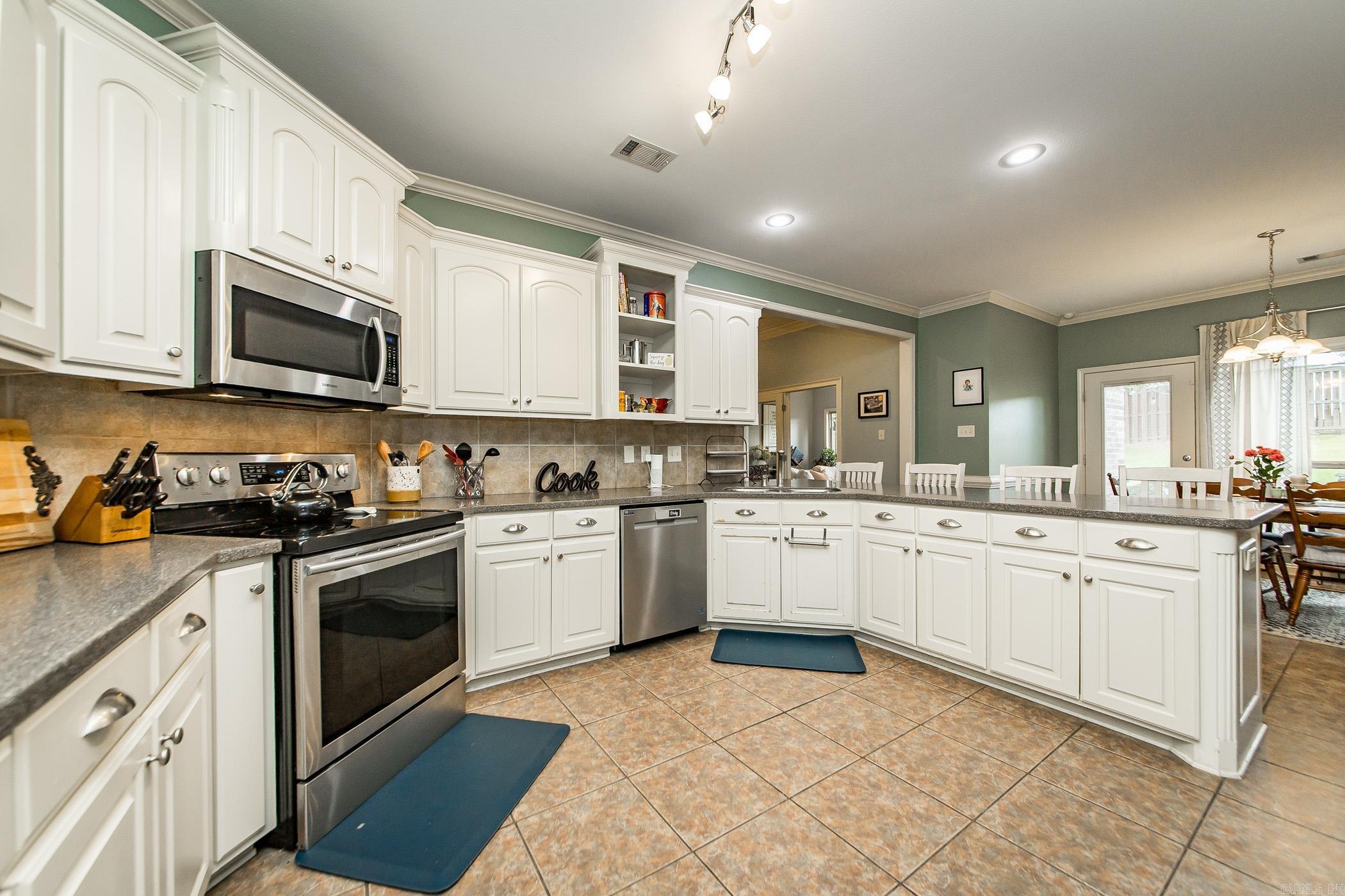 15 Hickory Circle