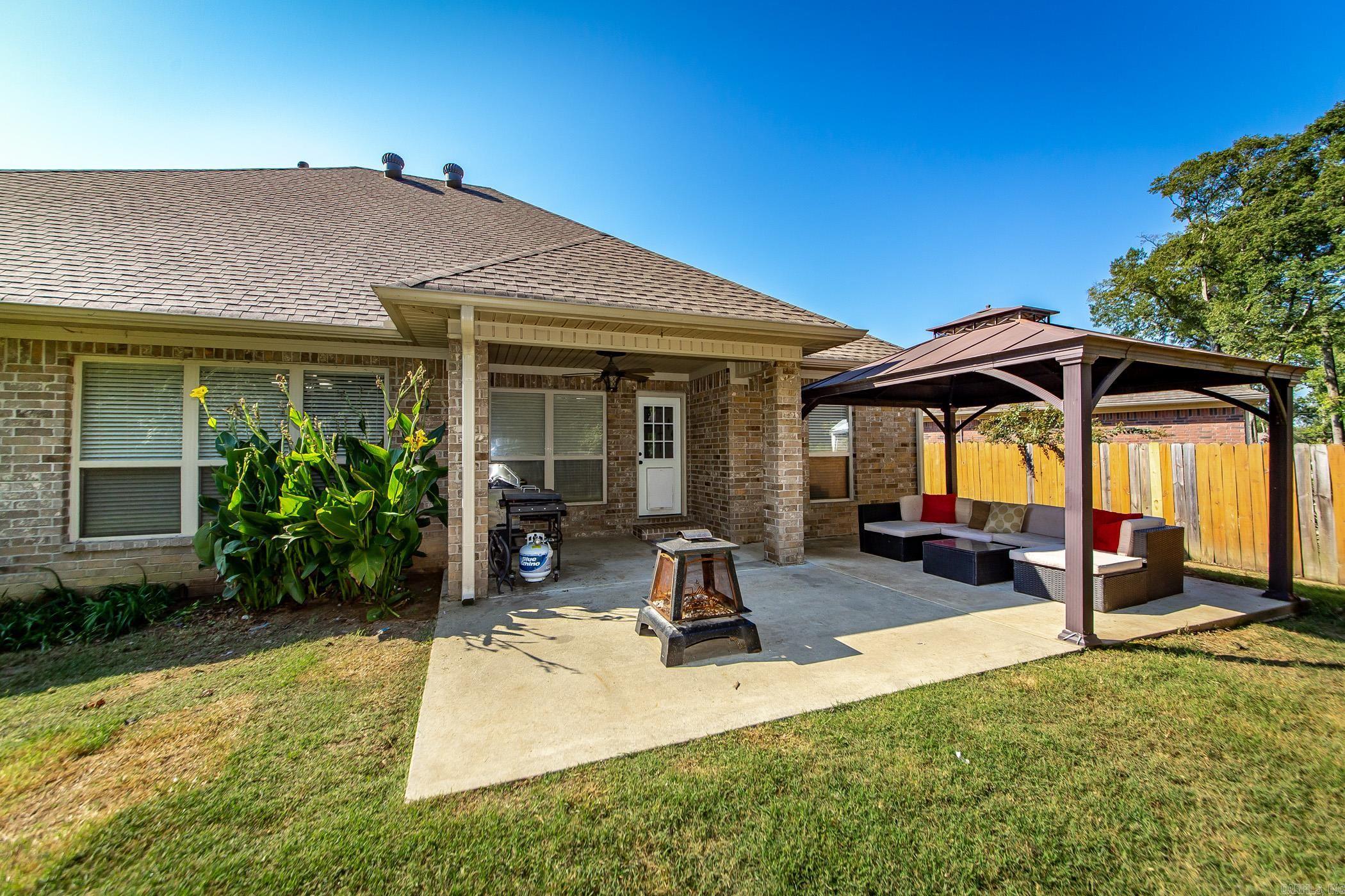 225 Jackson Park Cove