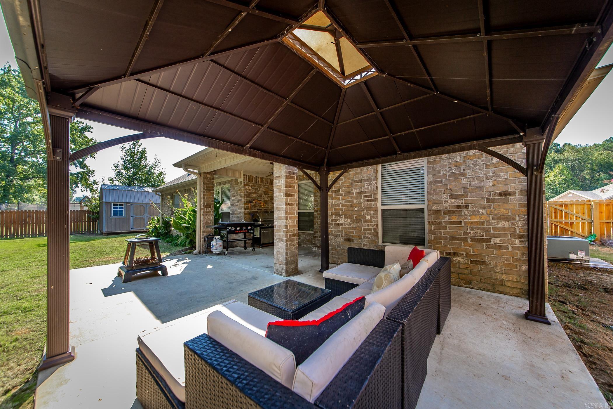 225 Jackson Park Cove