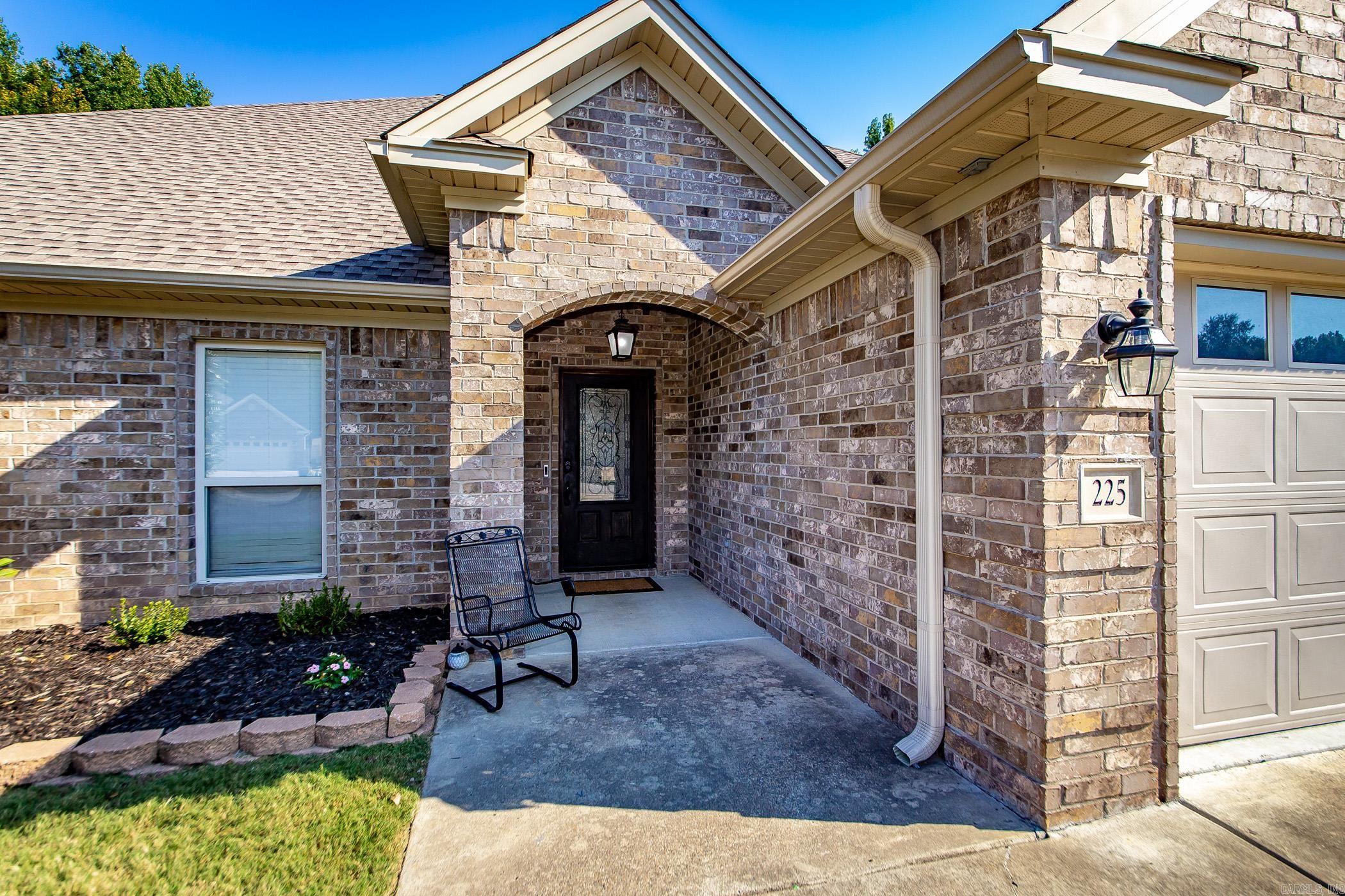 225 Jackson Park Cove