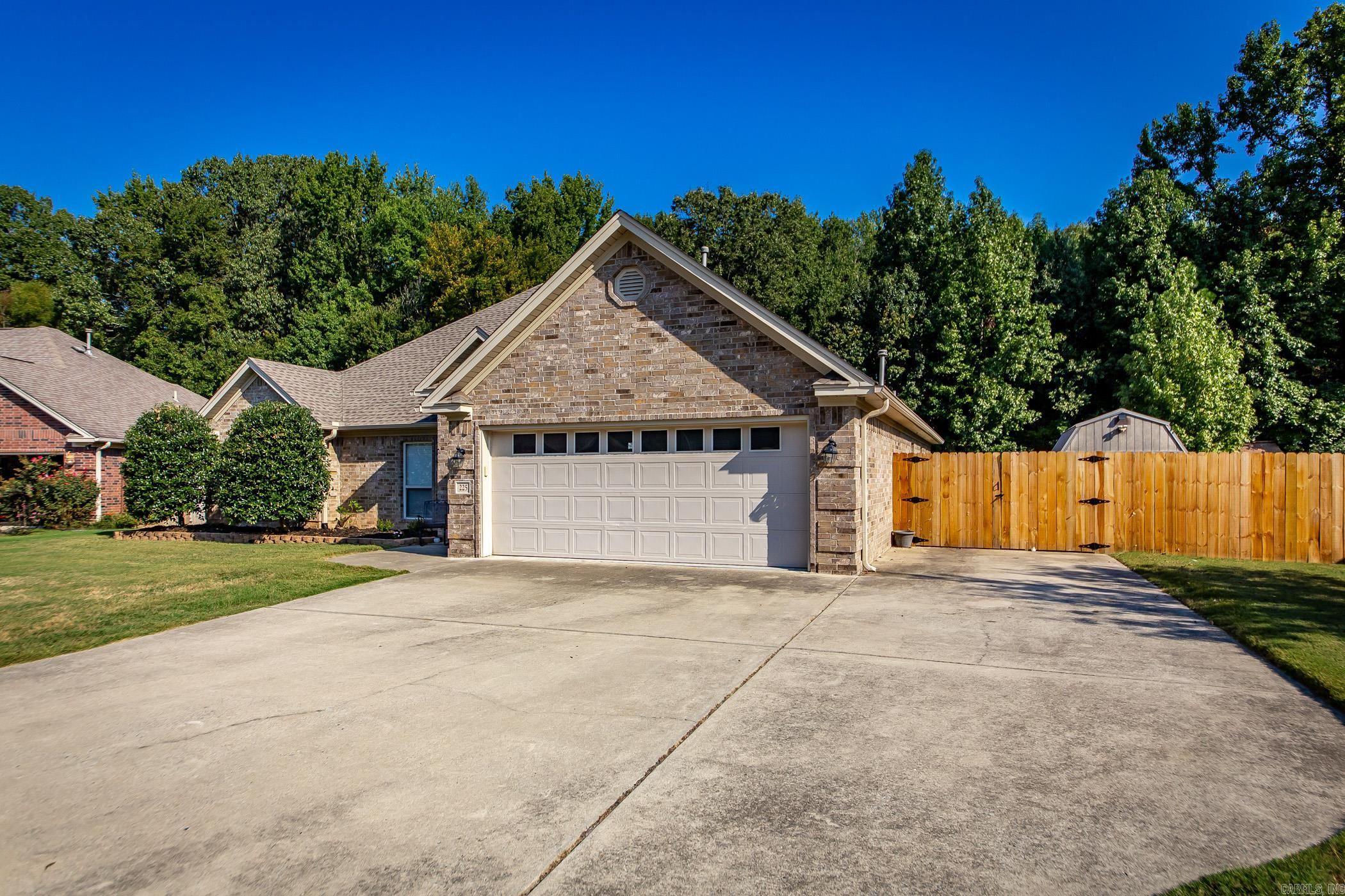 225 Jackson Park Cove