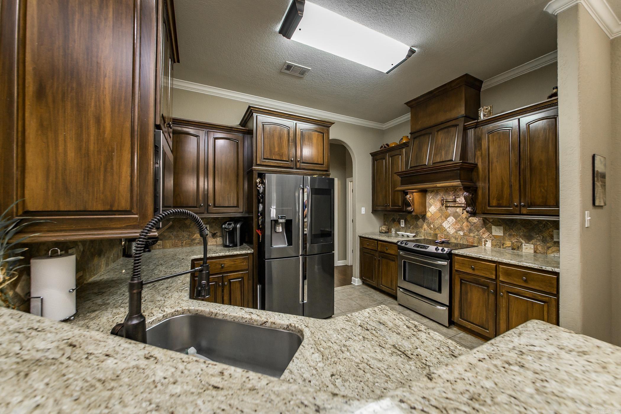 225 Jackson Park Cove