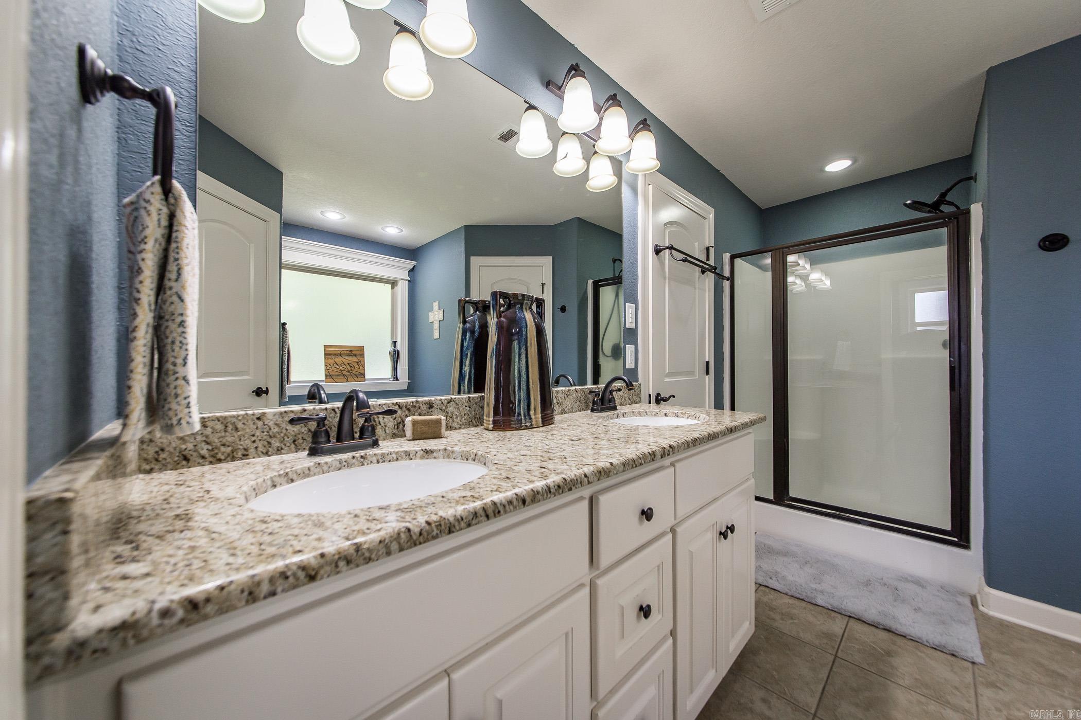 225 Jackson Park Cove
