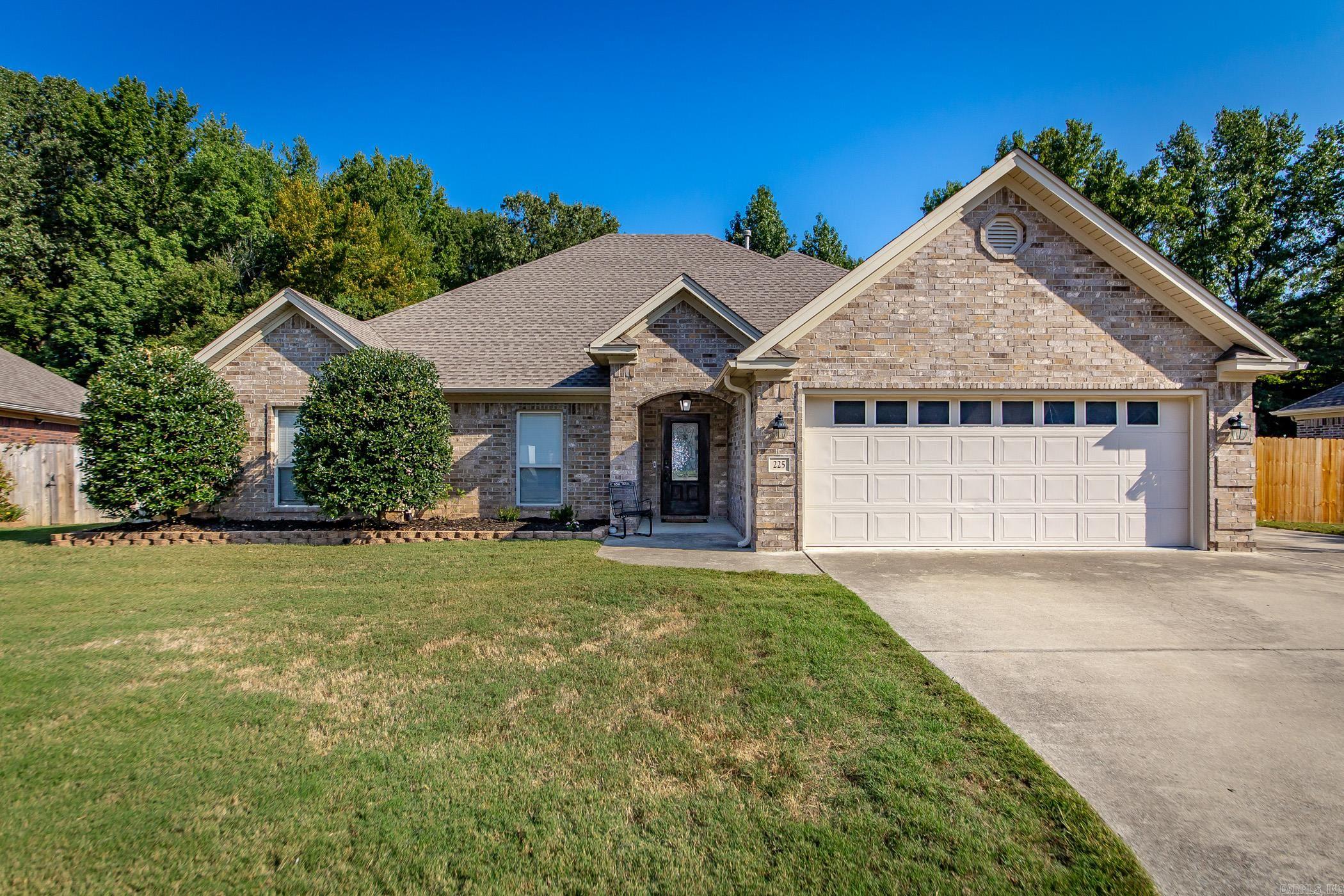 225 Jackson Park Cove
