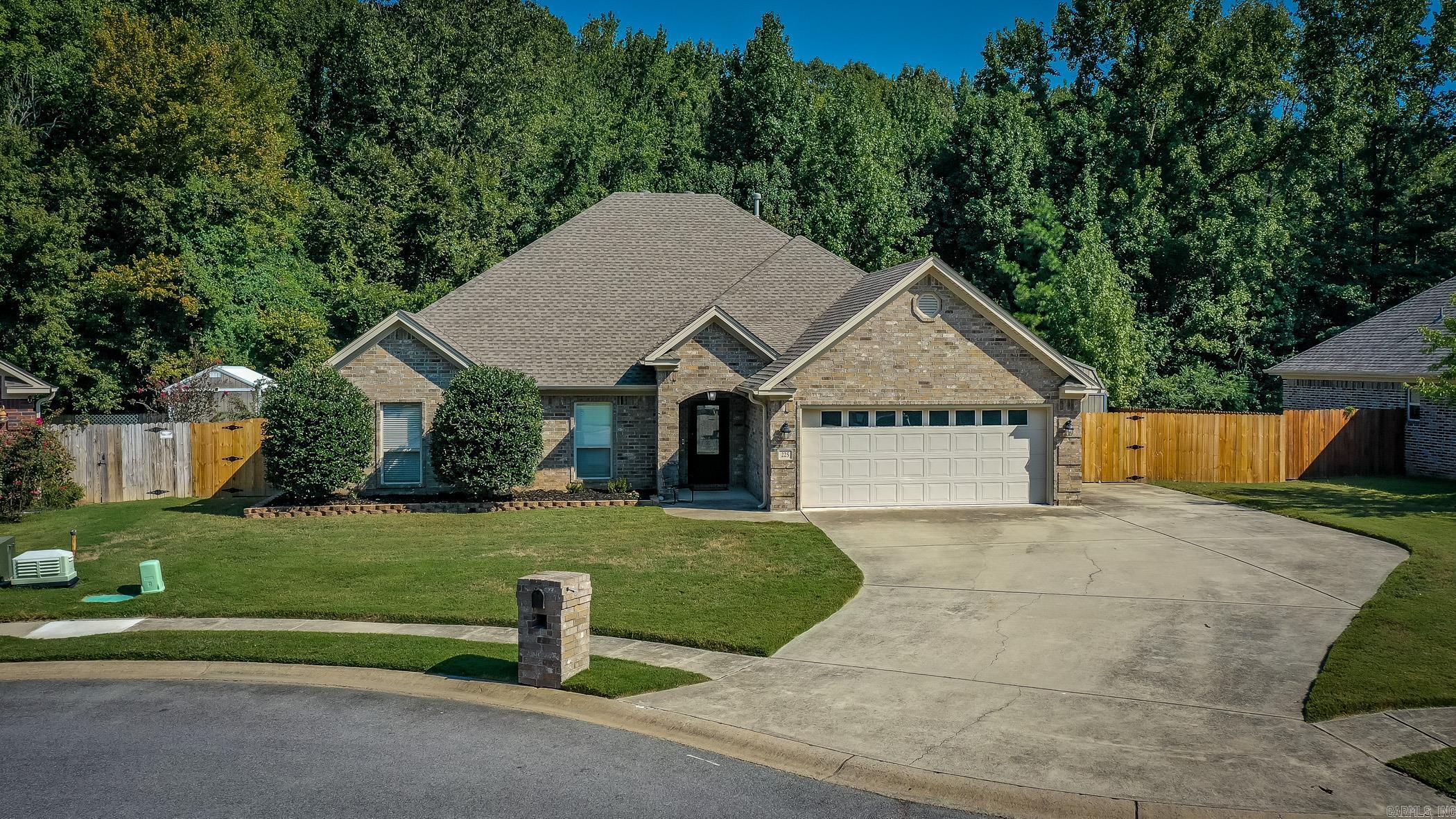 225 Jackson Park Cove