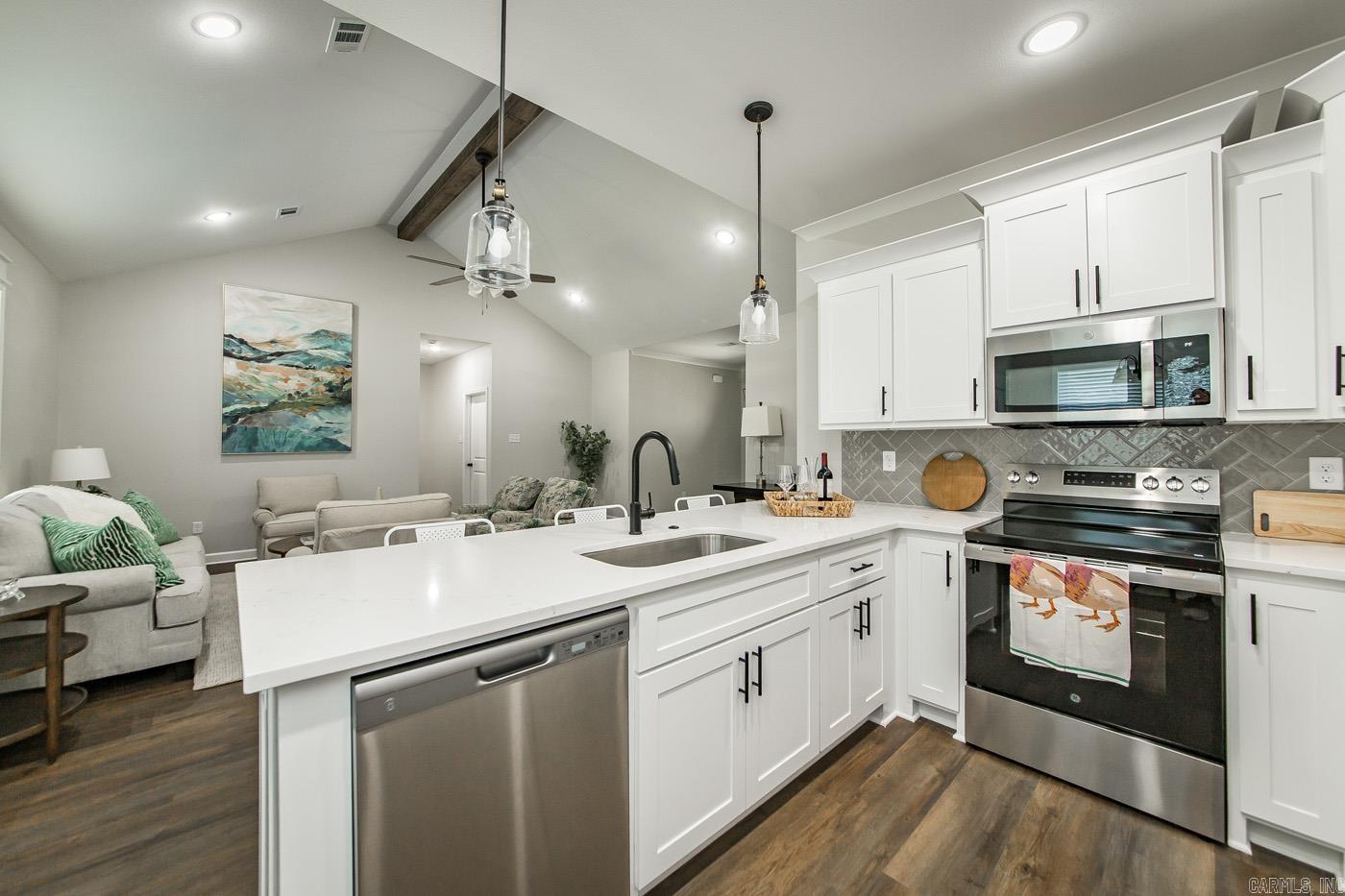 912 E Dell Vista Cove