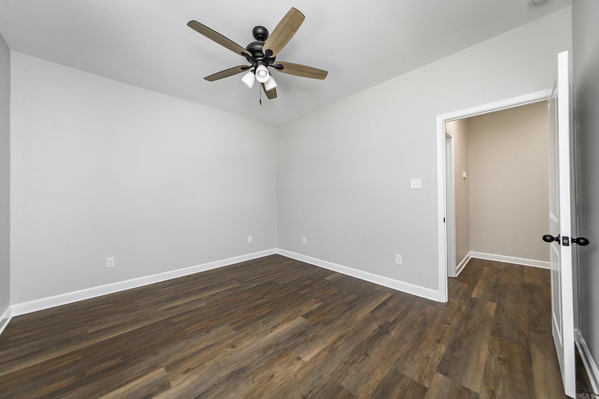 912 E Dell Vista Cove