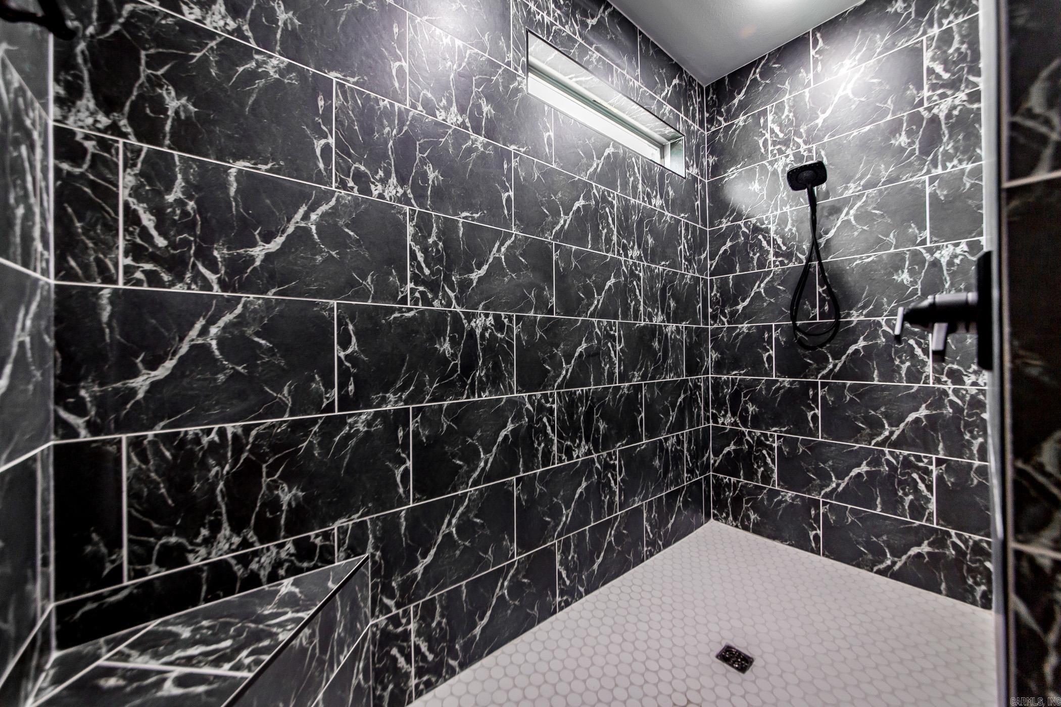 912 E Dell Vista Cove