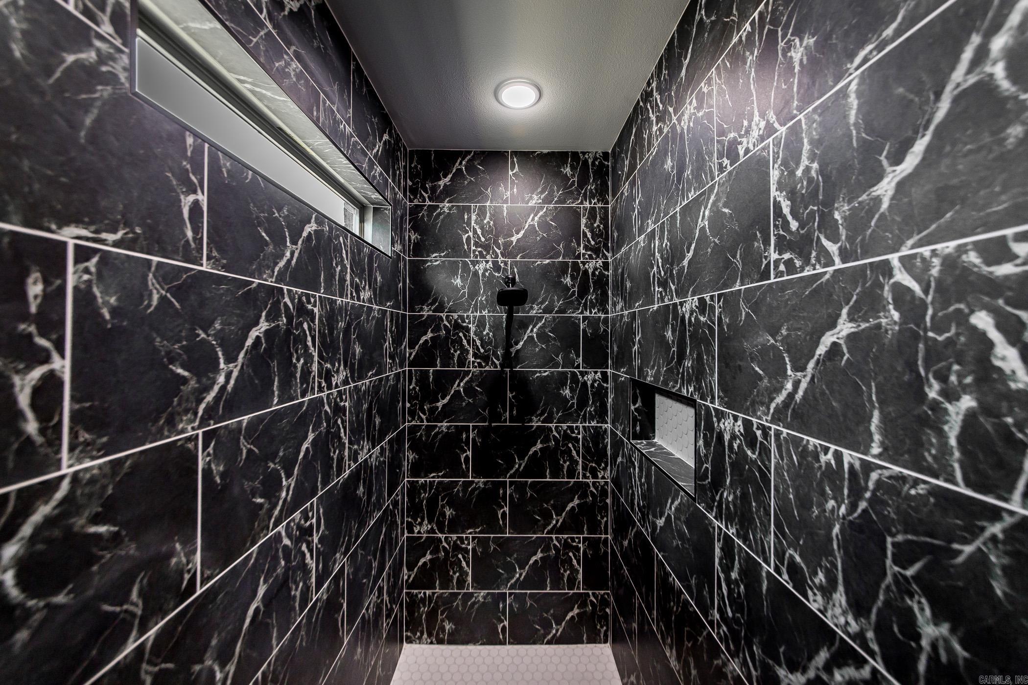 912 E Dell Vista Cove